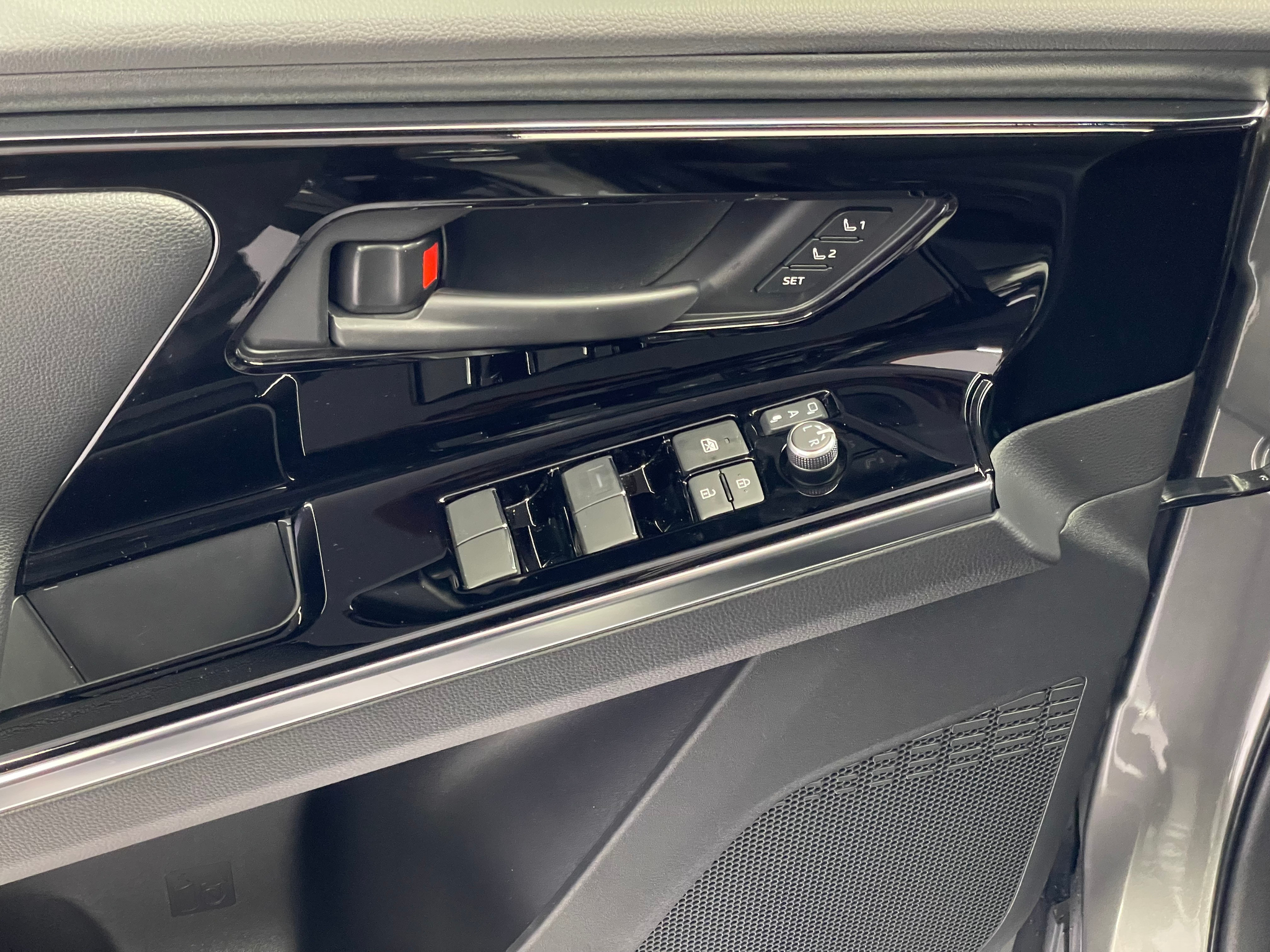 listing desktop thumbnail image 14