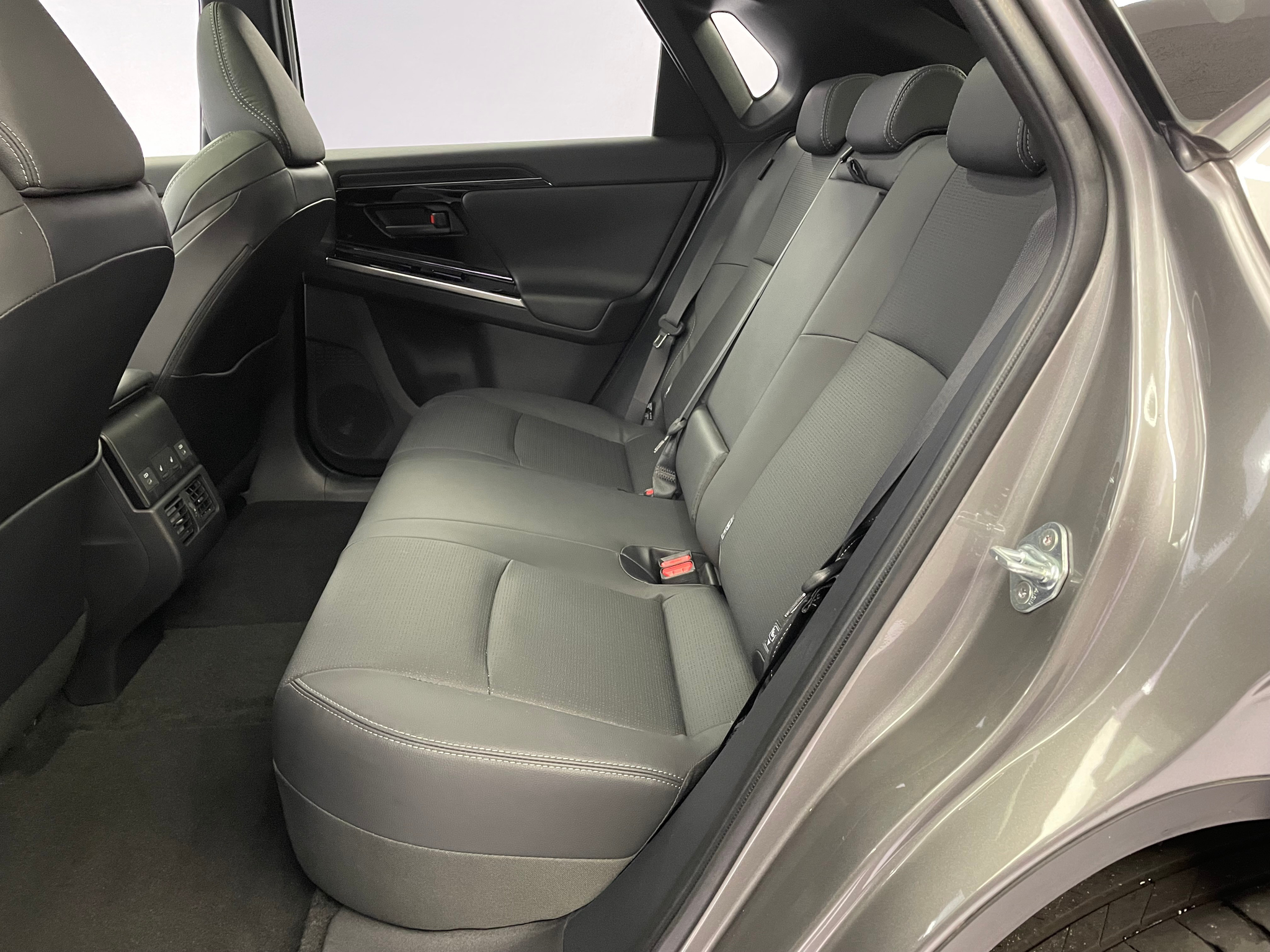 listing desktop thumbnail image 9