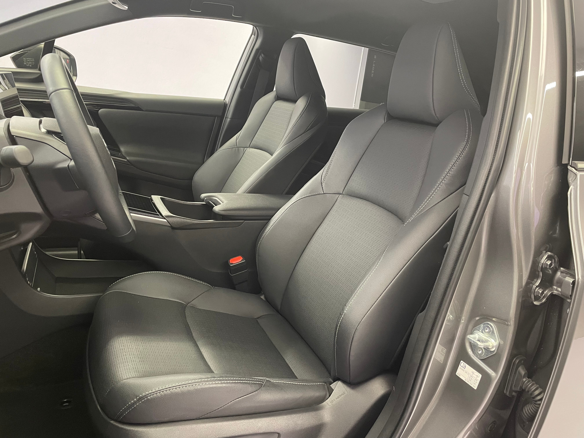 listing desktop thumbnail image 8