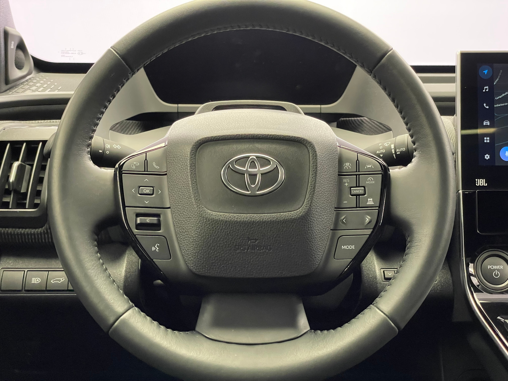 listing desktop thumbnail image 11