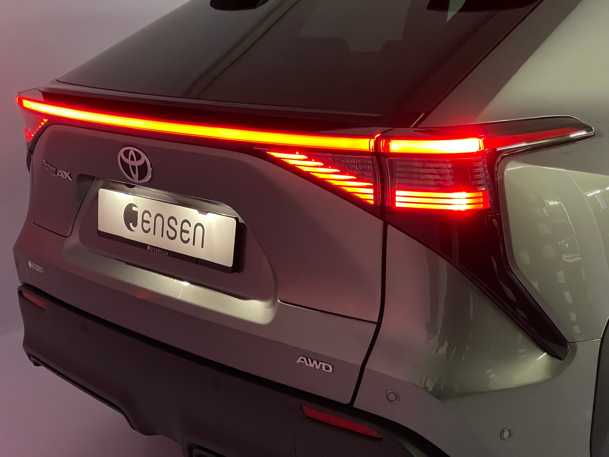 listing desktop thumbnail image 18