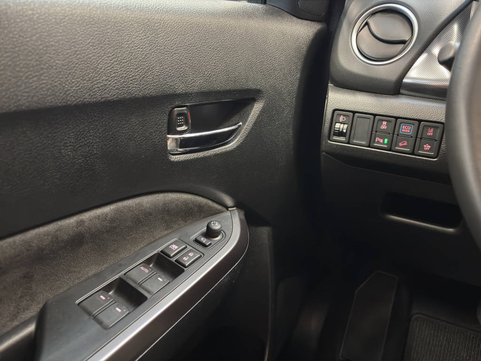 listing desktop thumbnail image 12