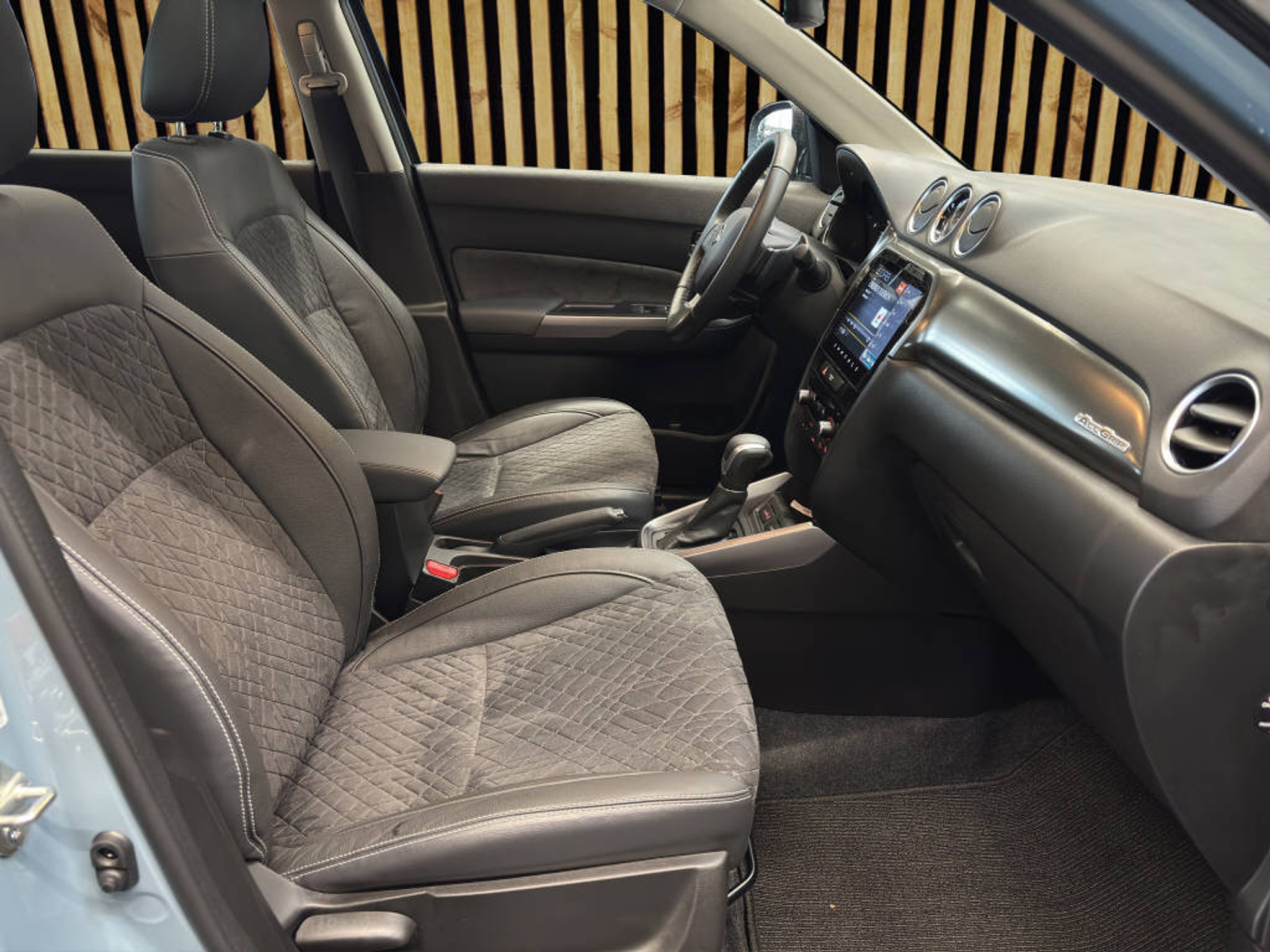 listing desktop thumbnail image 4