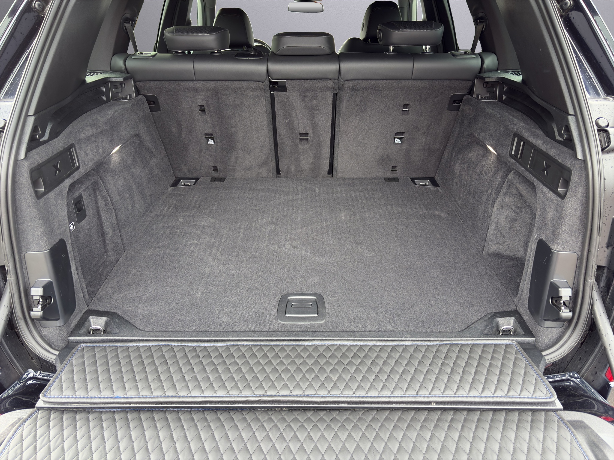 listing desktop thumbnail image 17