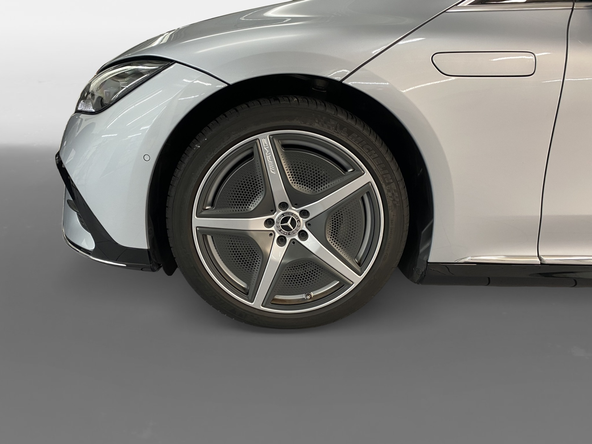 listing desktop thumbnail image 5