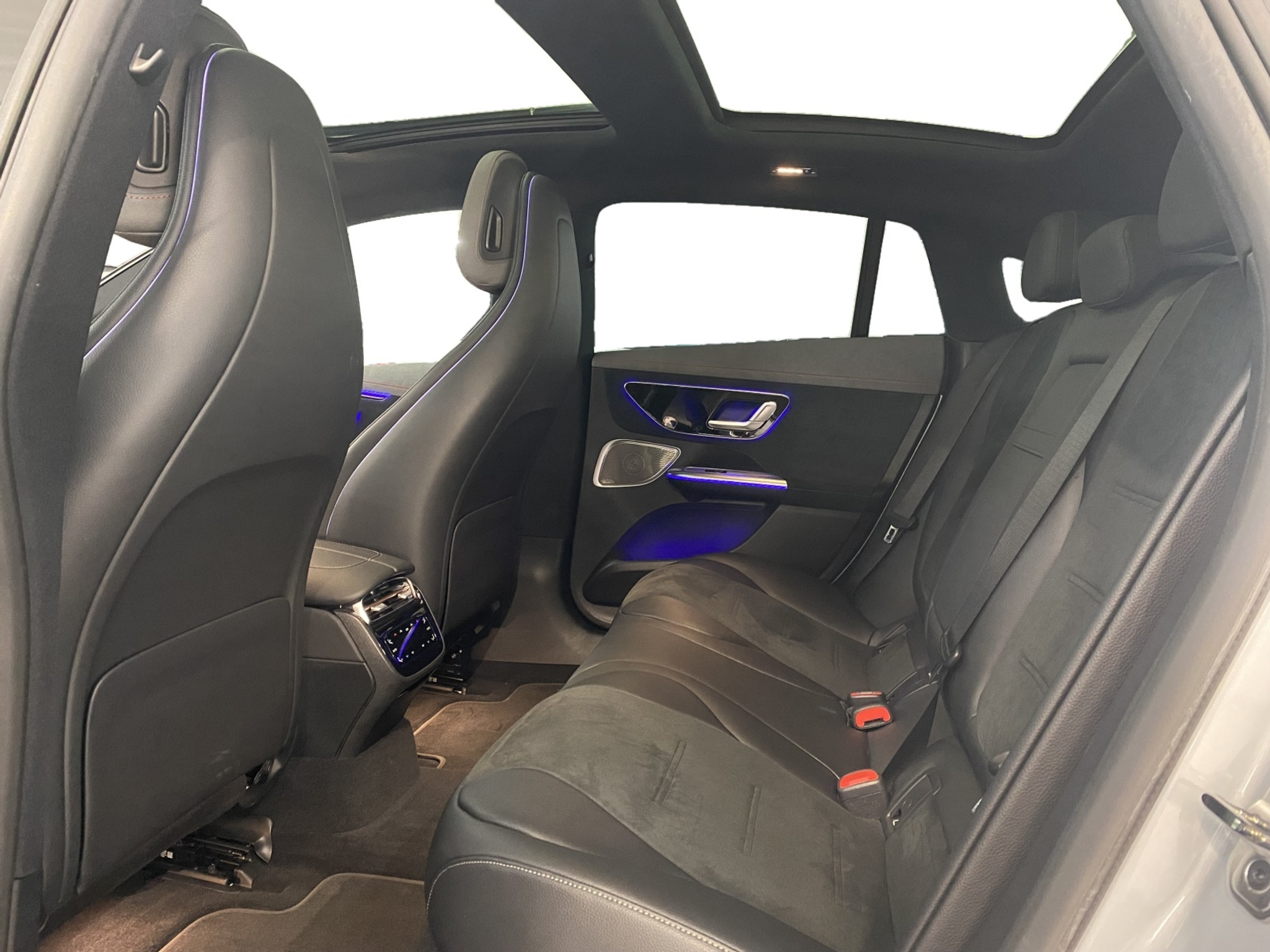 listing desktop thumbnail image 7