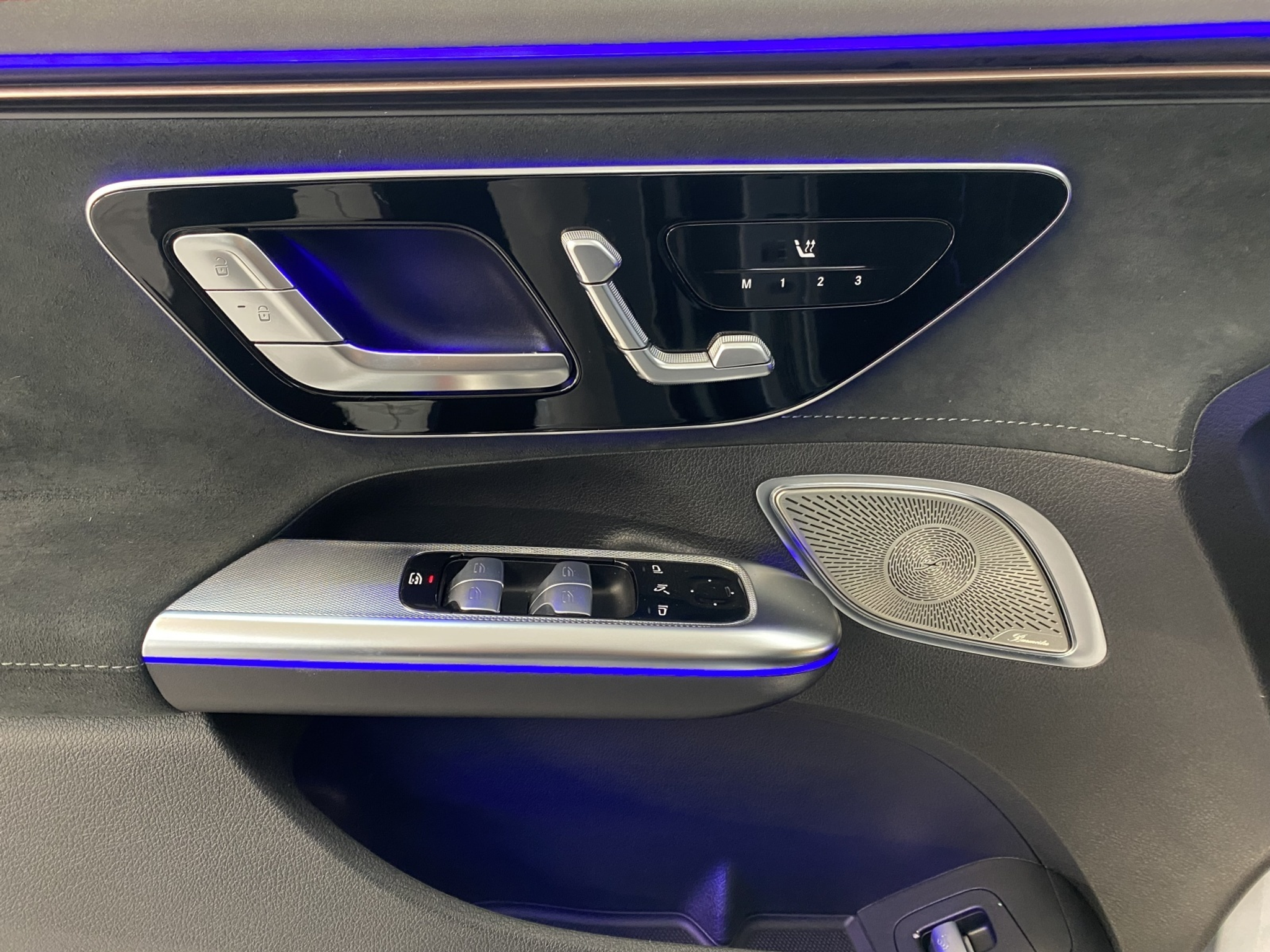 listing desktop thumbnail image 10