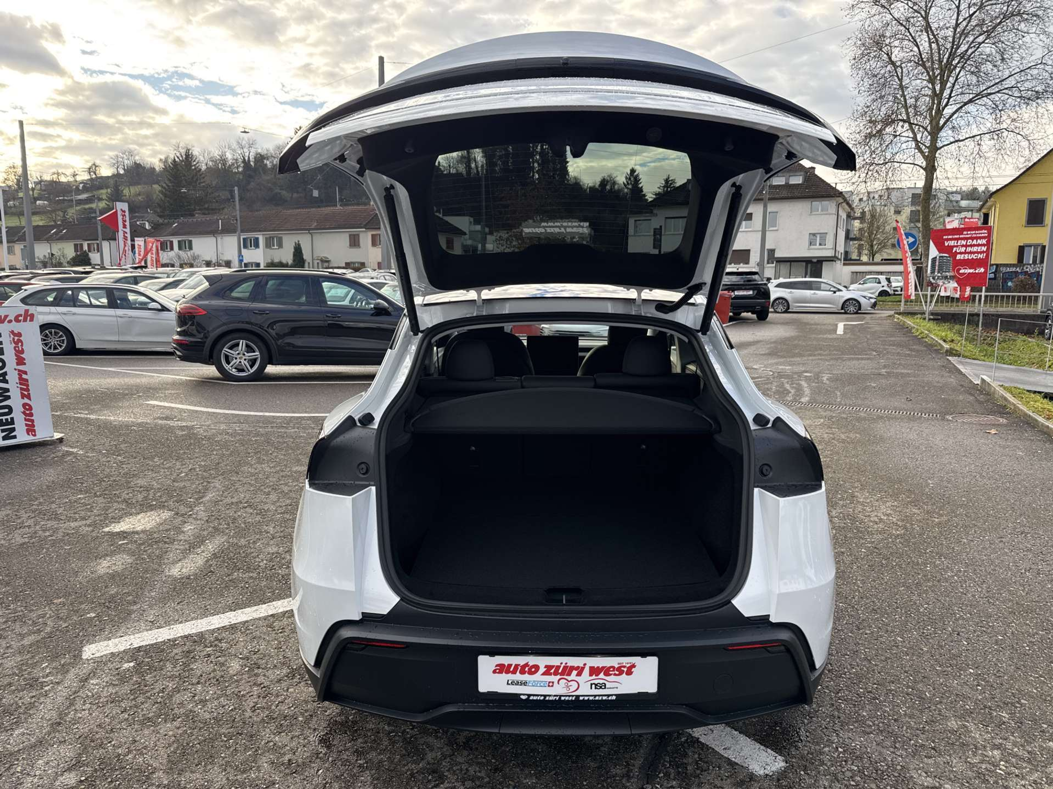 listing desktop thumbnail image 7