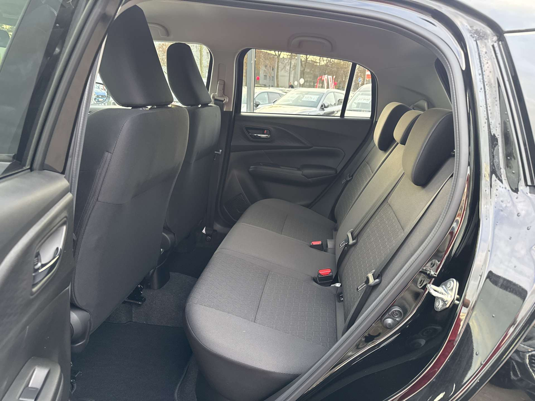 listing desktop thumbnail image 6