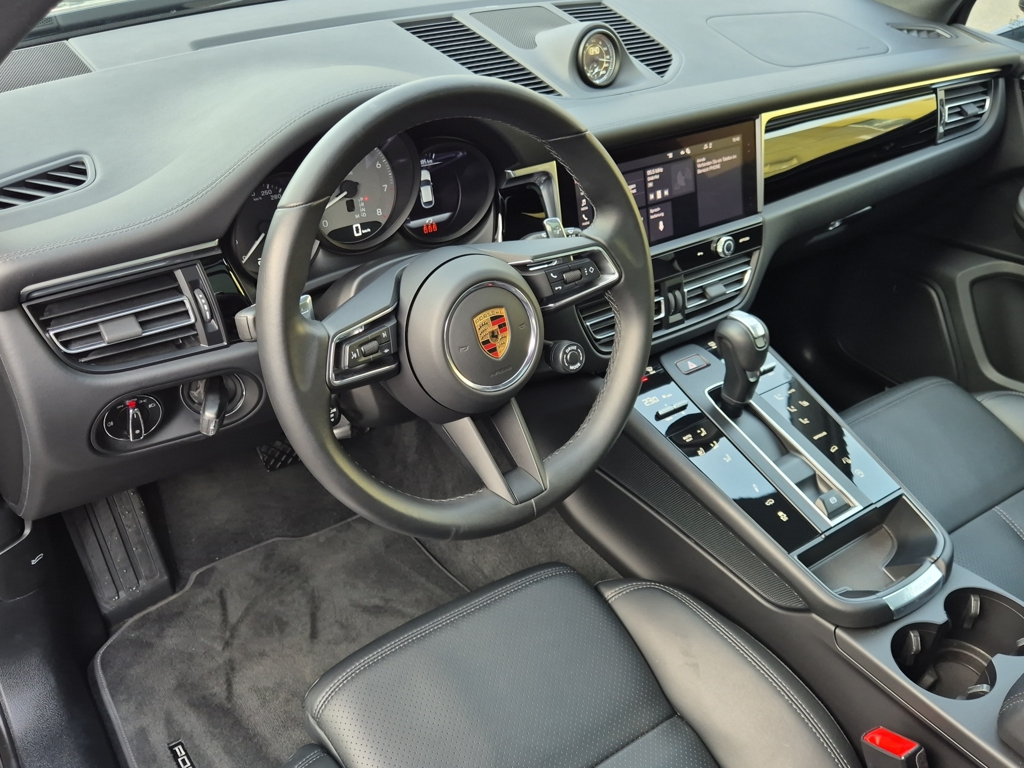 listing desktop thumbnail image 10