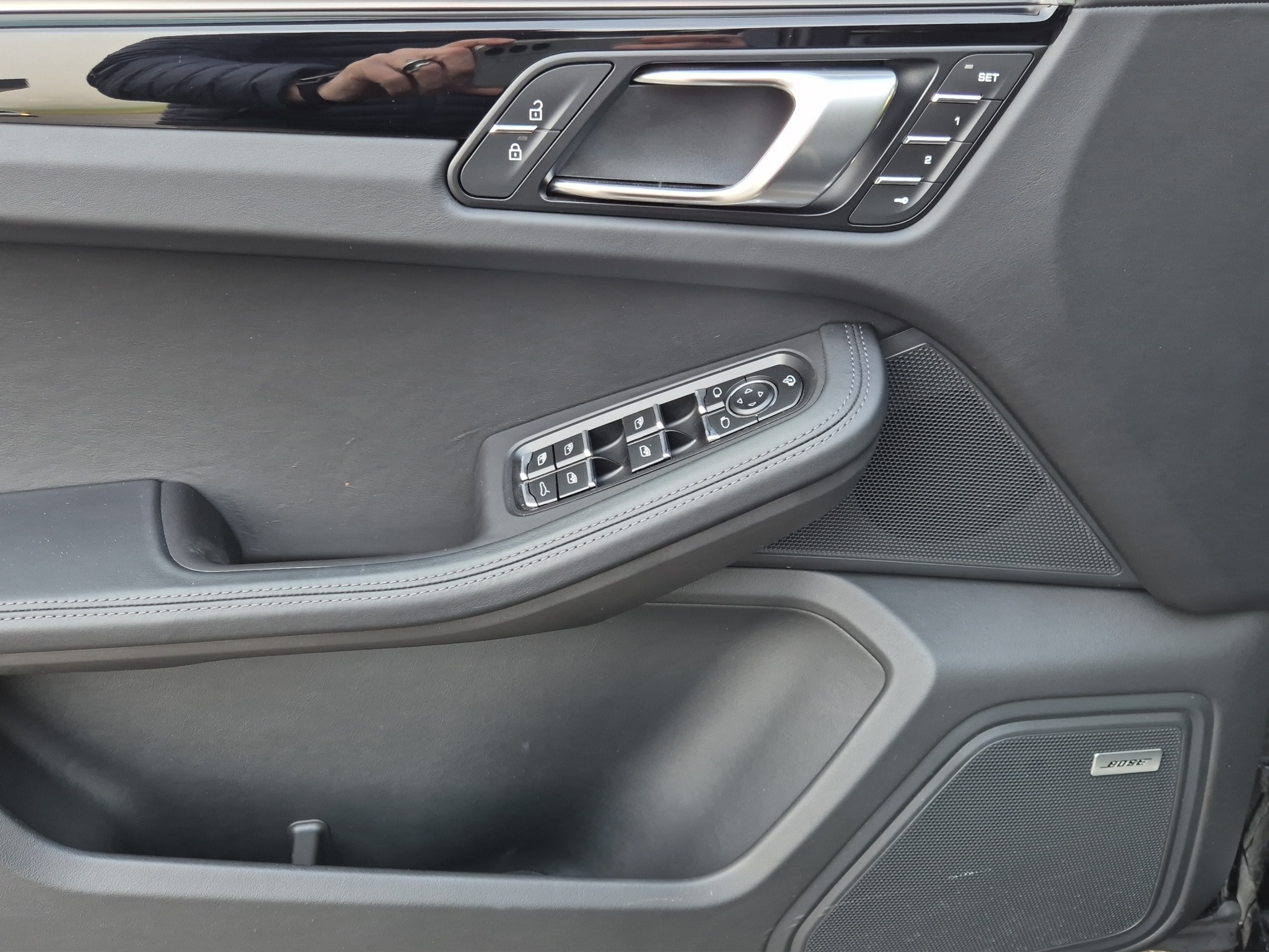 listing desktop thumbnail image 13