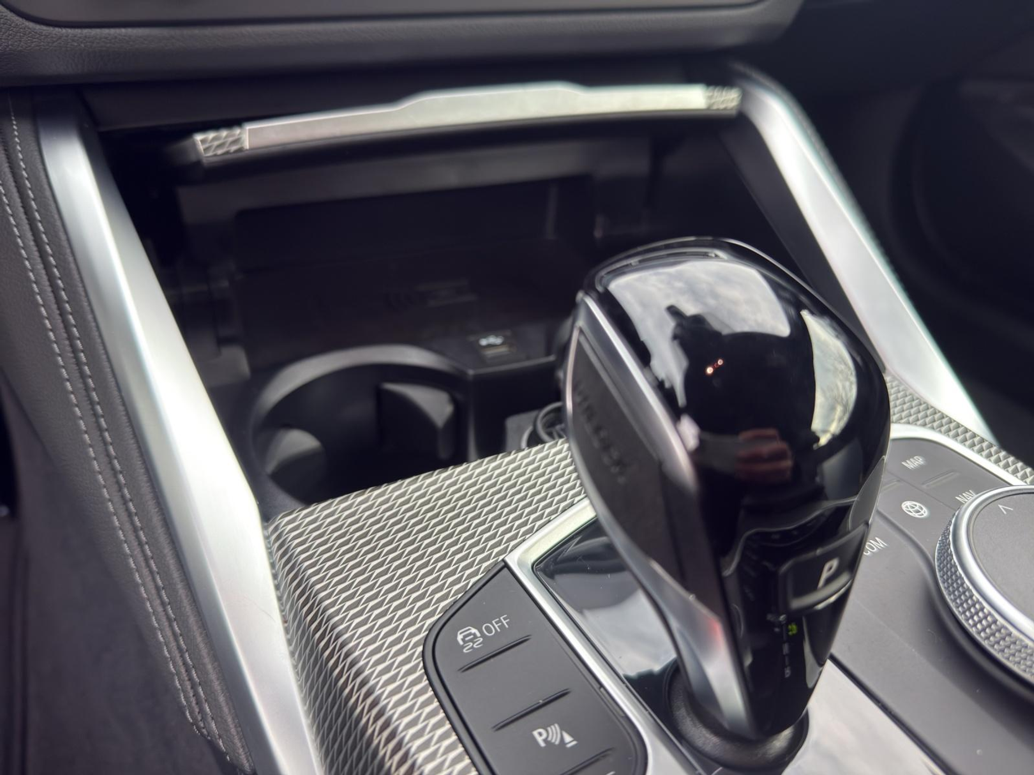 listing desktop thumbnail image 16