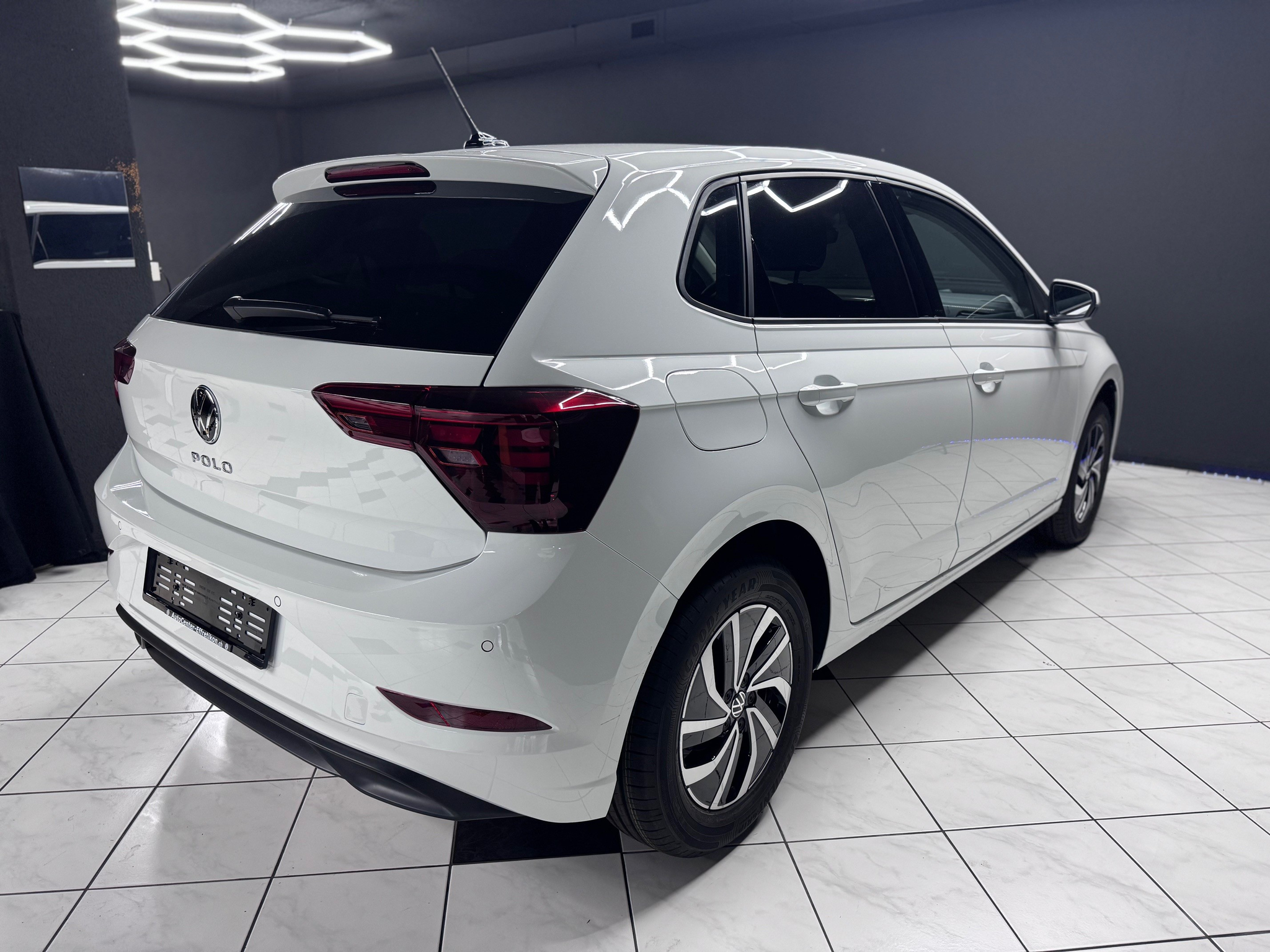 listing desktop thumbnail image 5