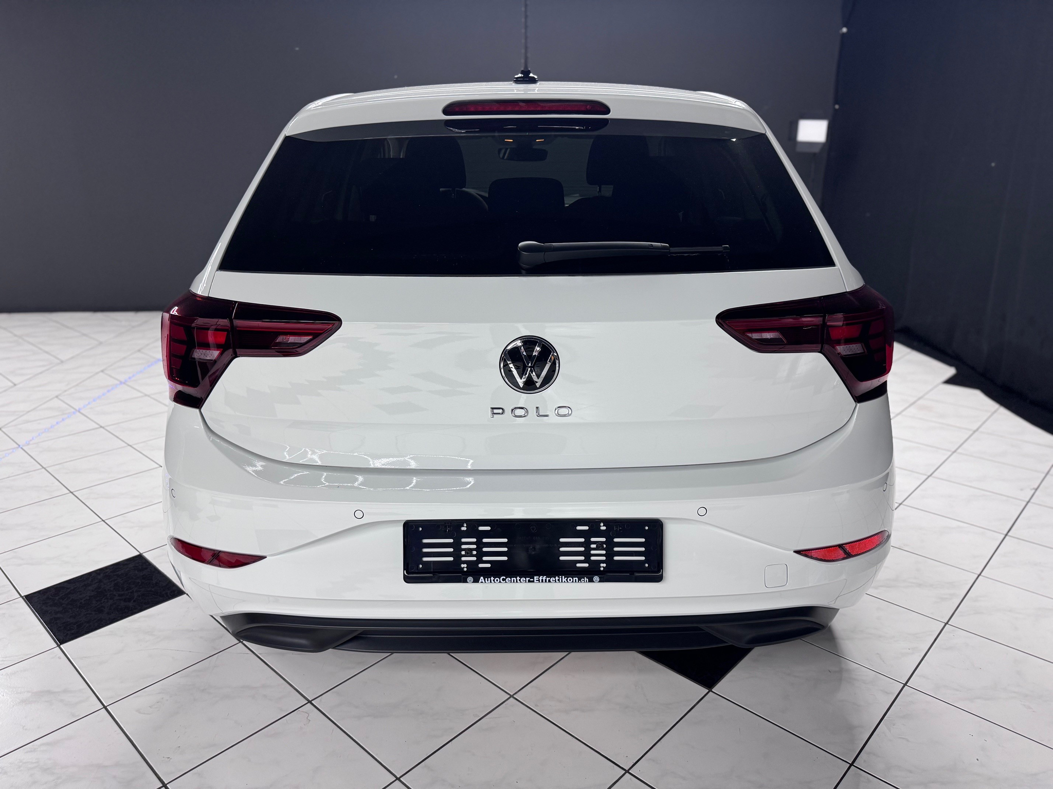 listing desktop thumbnail image 4