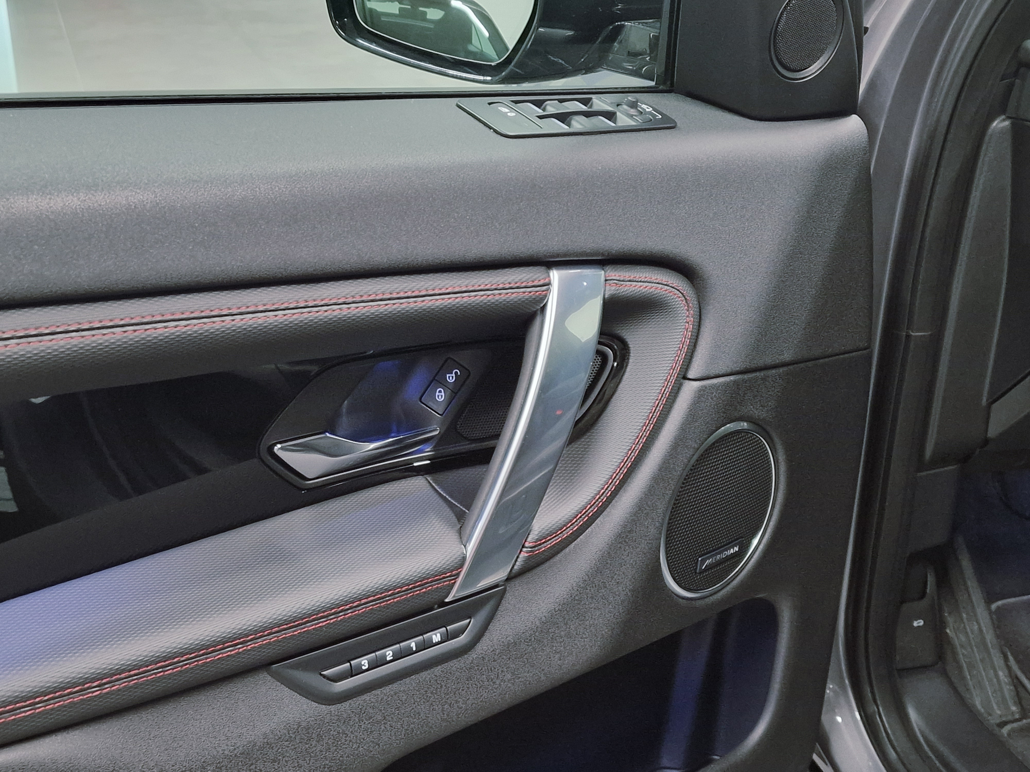 listing desktop thumbnail image 17