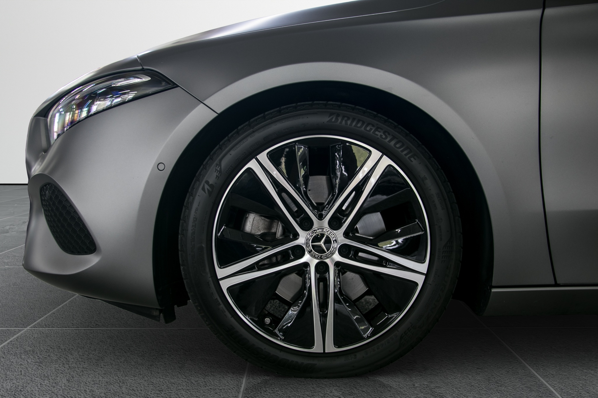 listing desktop thumbnail image 12