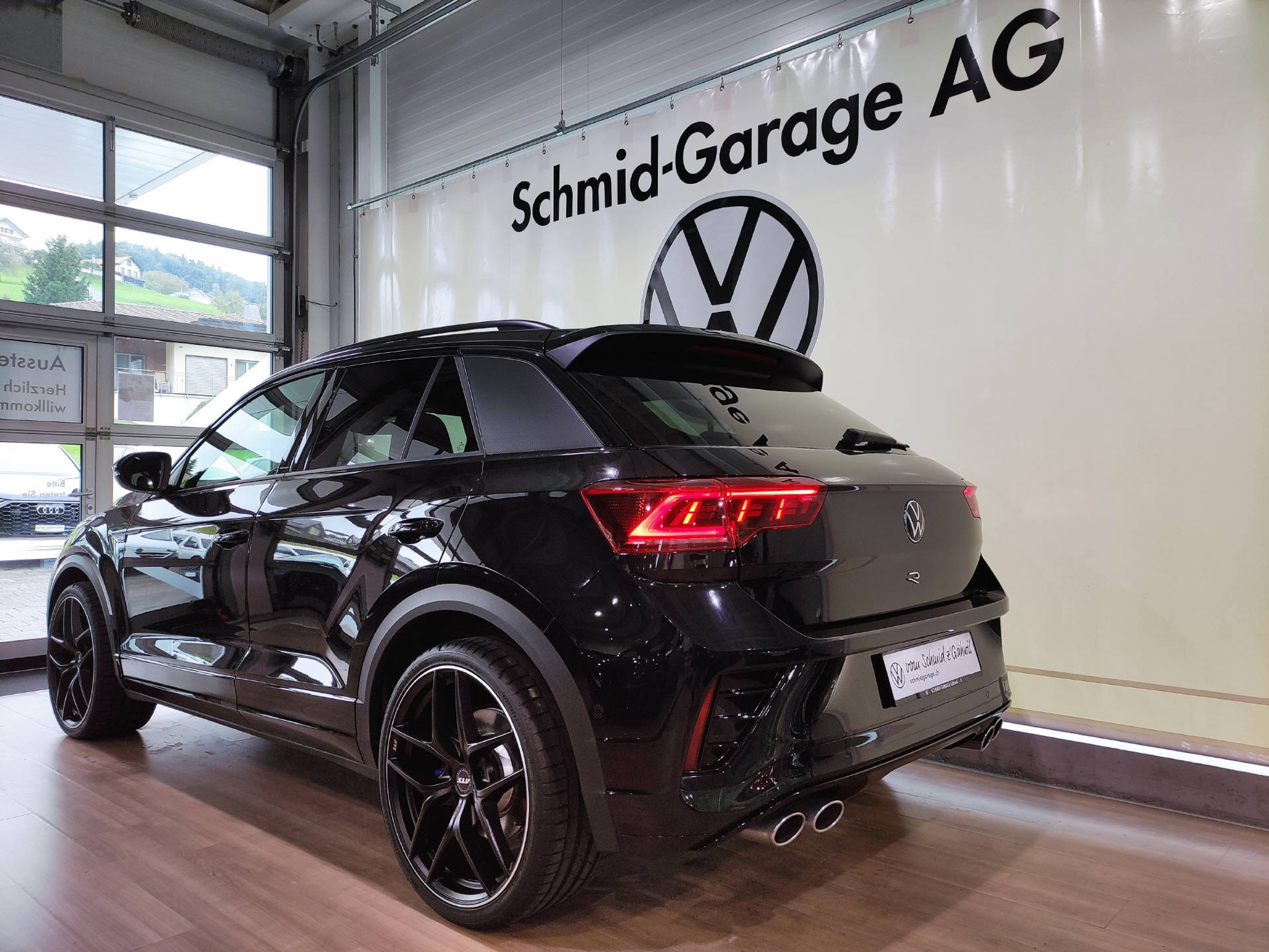 listing desktop thumbnail image 15