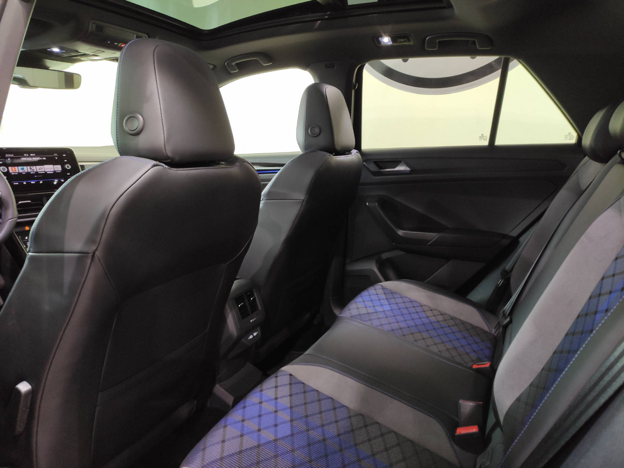 listing desktop thumbnail image 11