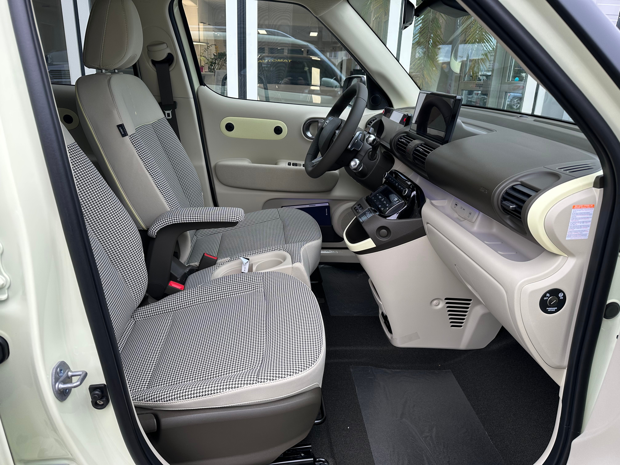 listing desktop thumbnail image 10