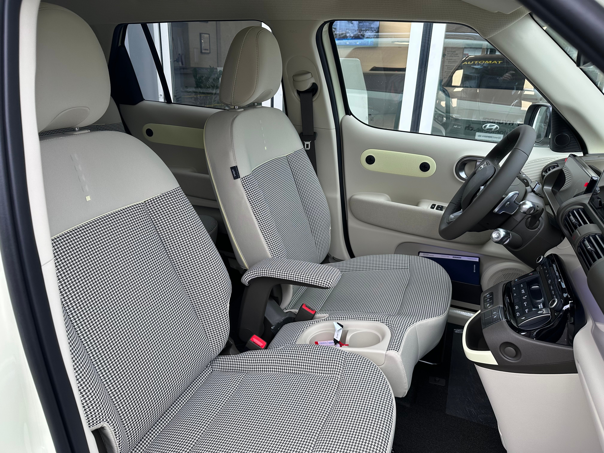 listing desktop thumbnail image 11