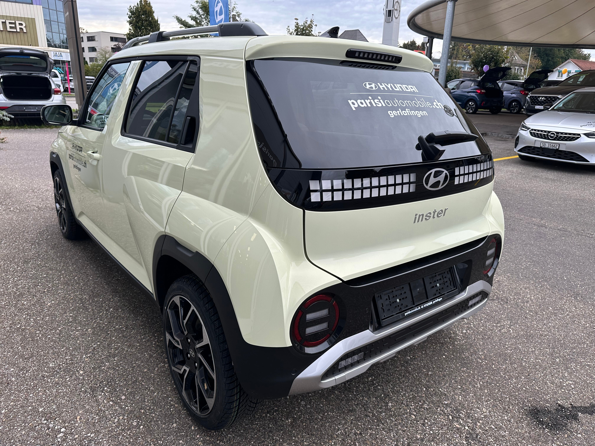 listing desktop thumbnail image 6