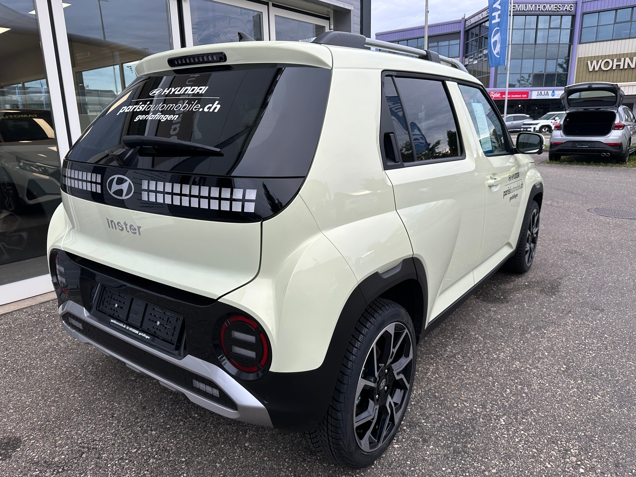 listing desktop thumbnail image 4