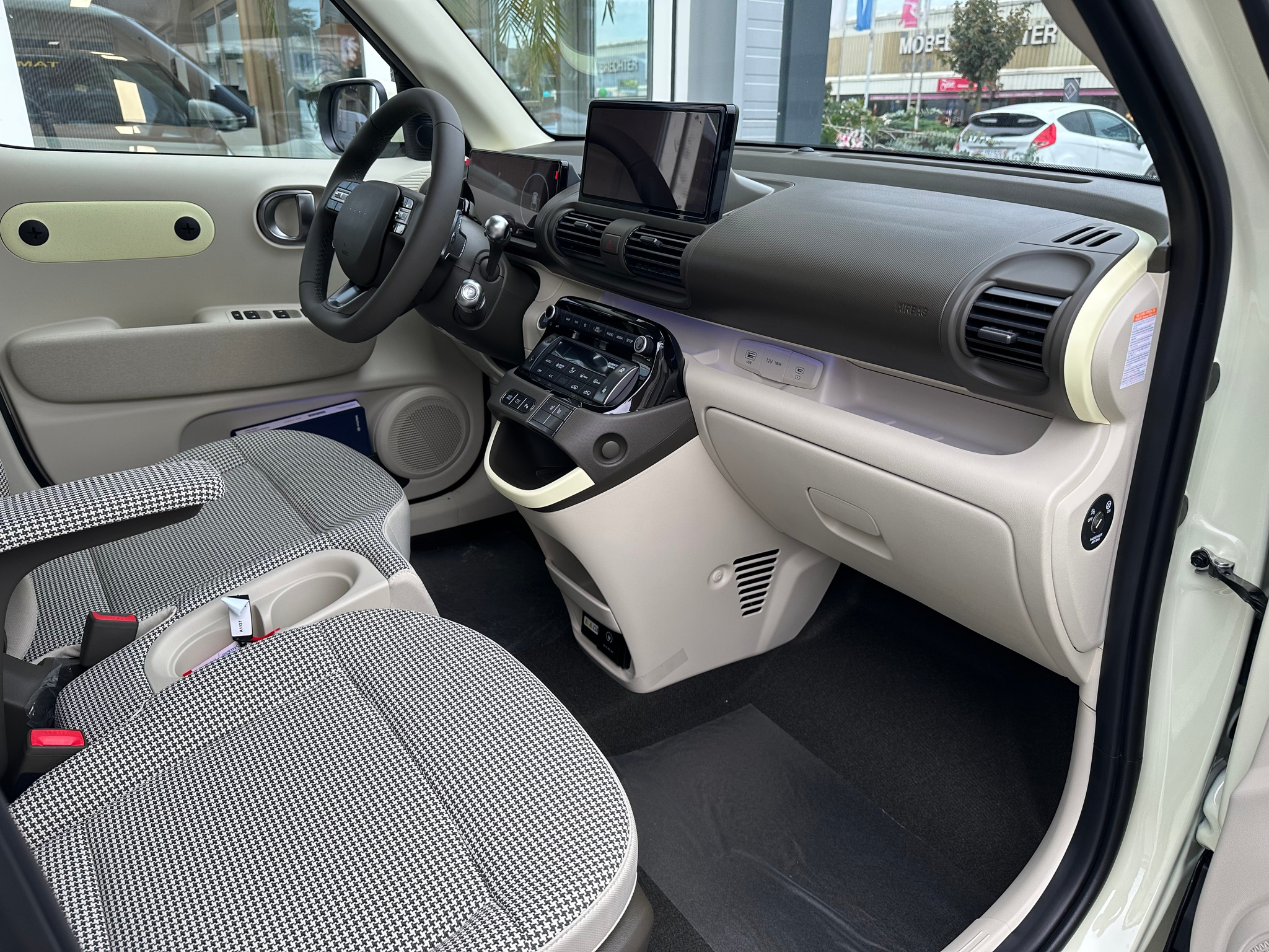 listing desktop thumbnail image 9