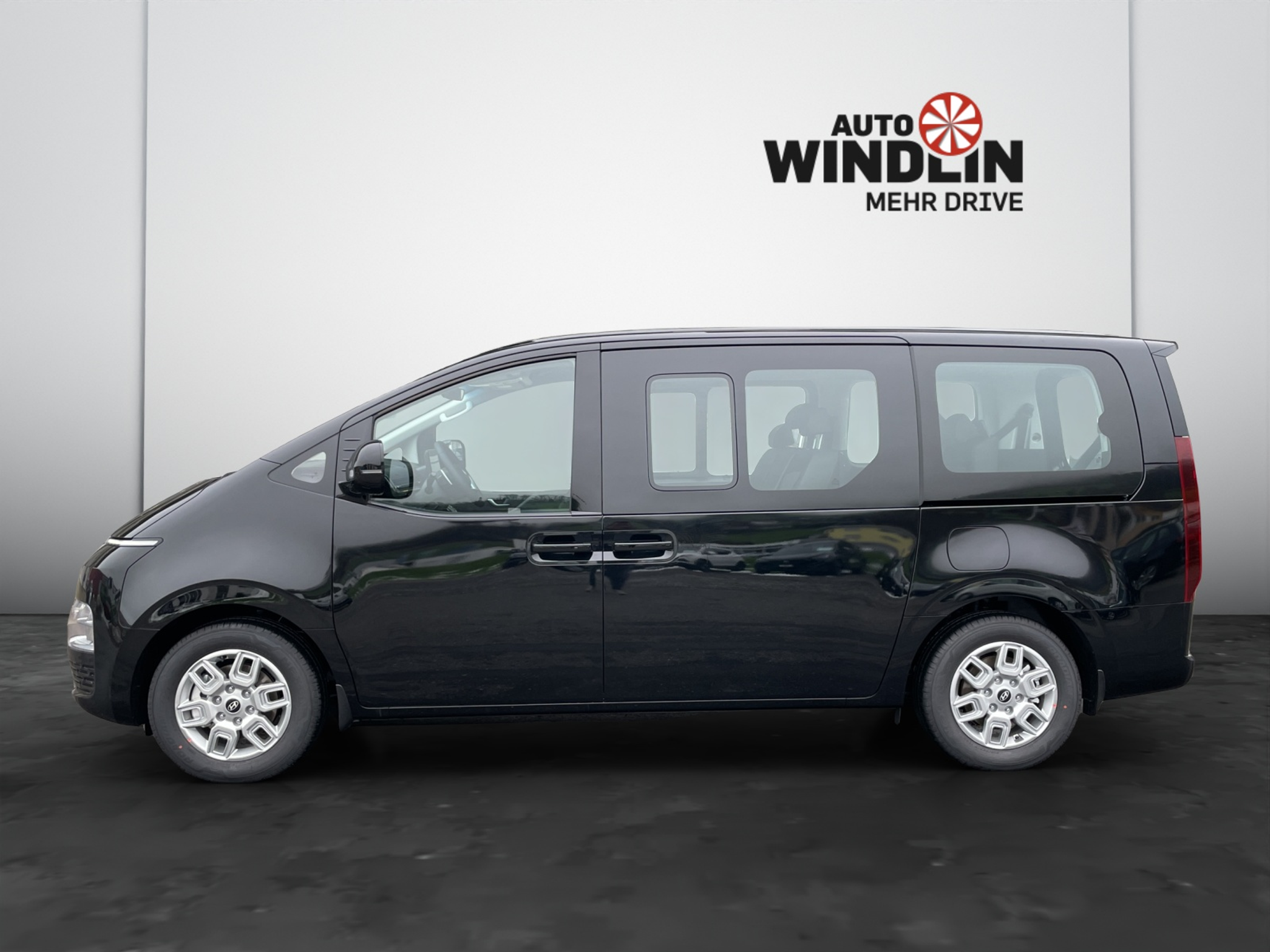 listing desktop thumbnail image 3