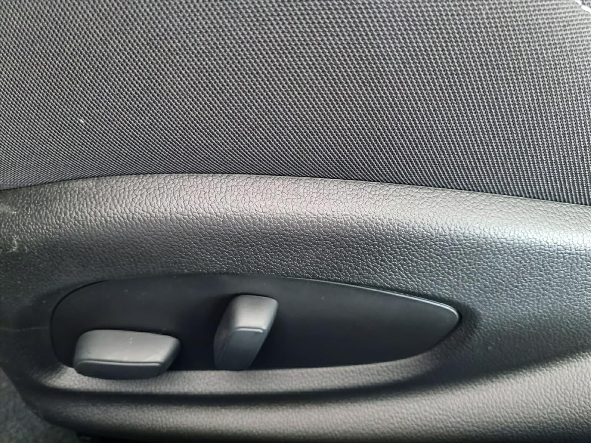 listing desktop thumbnail image 11