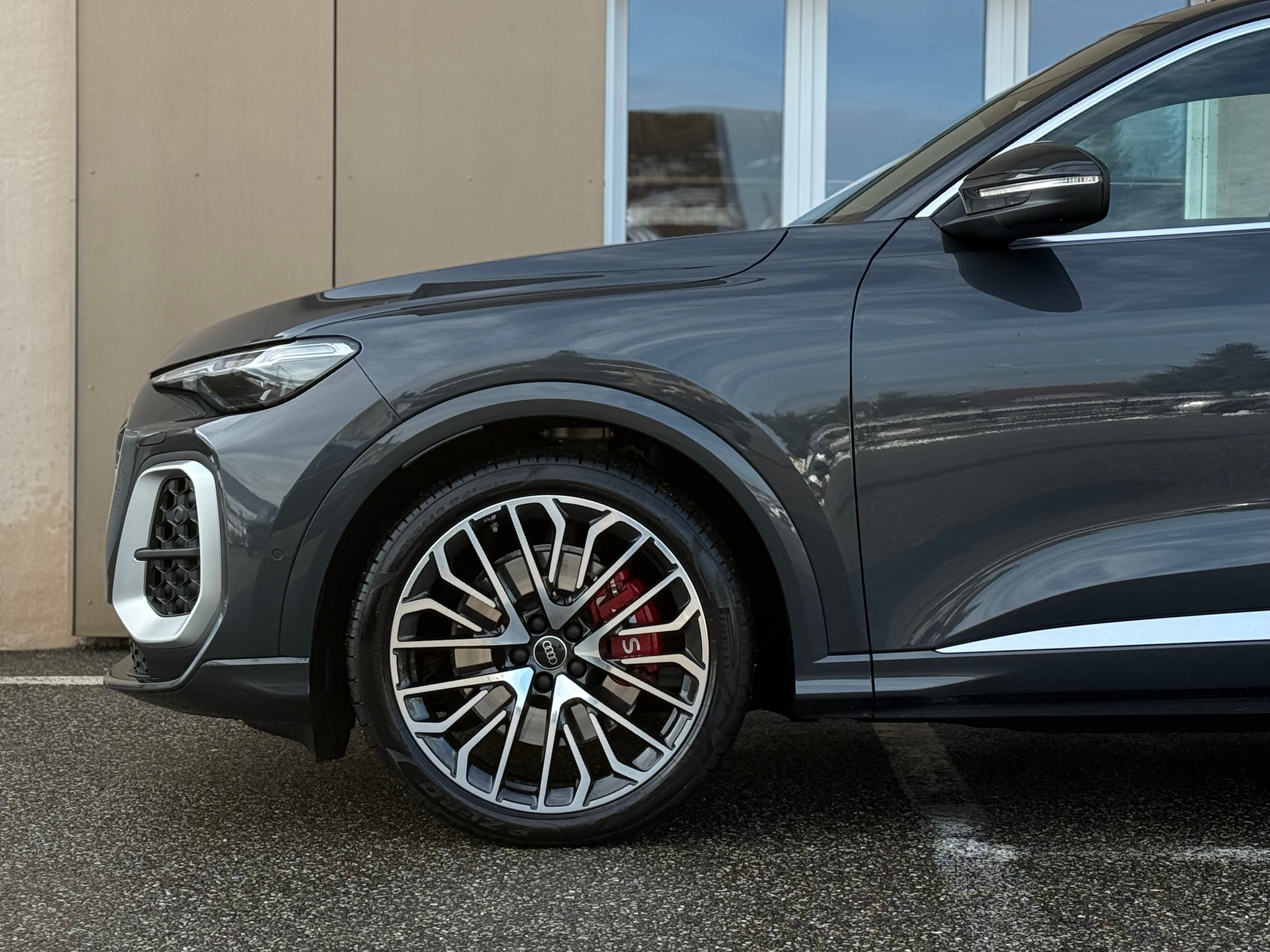 listing desktop thumbnail image 8