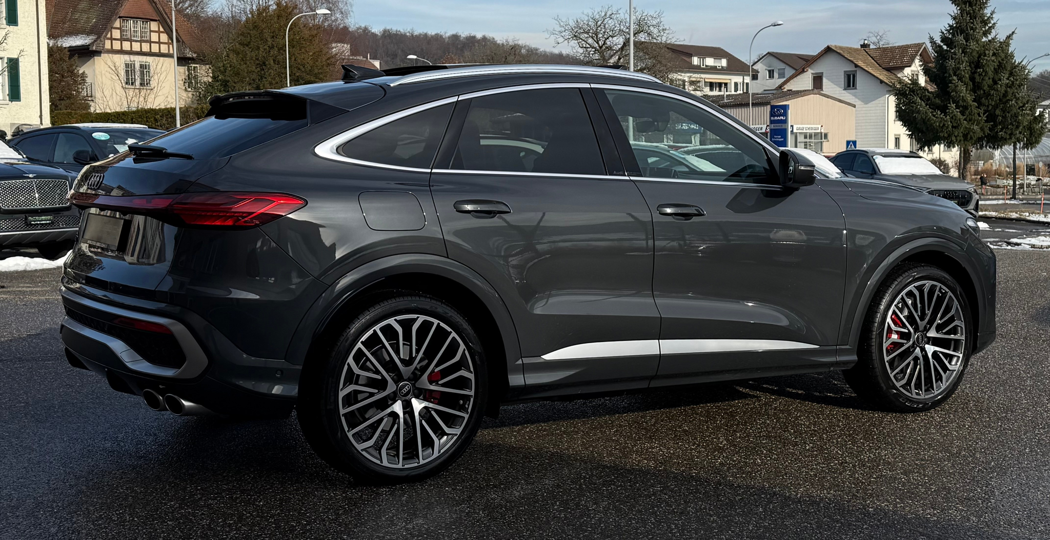 listing desktop thumbnail image 4