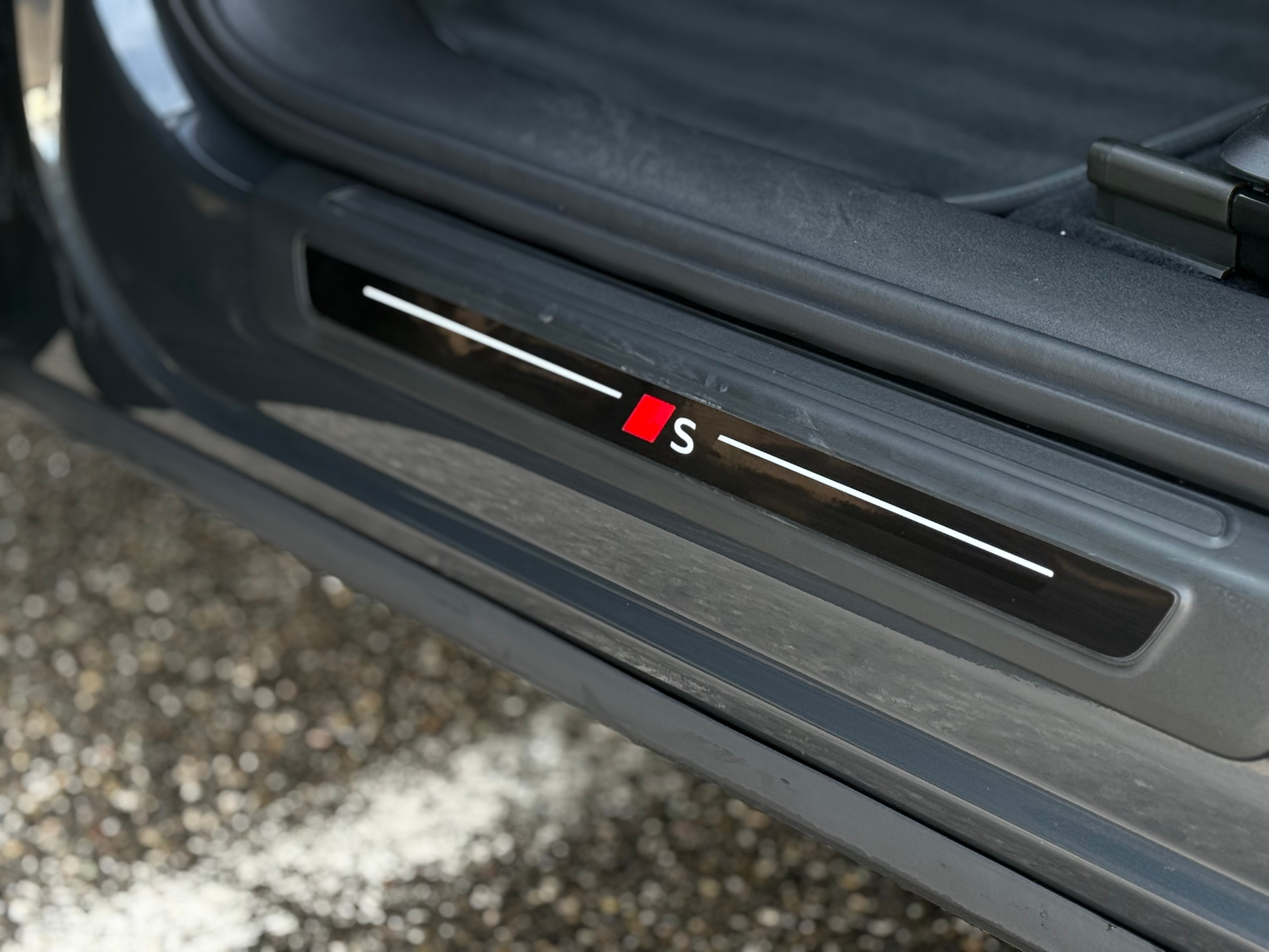 listing desktop thumbnail image 12