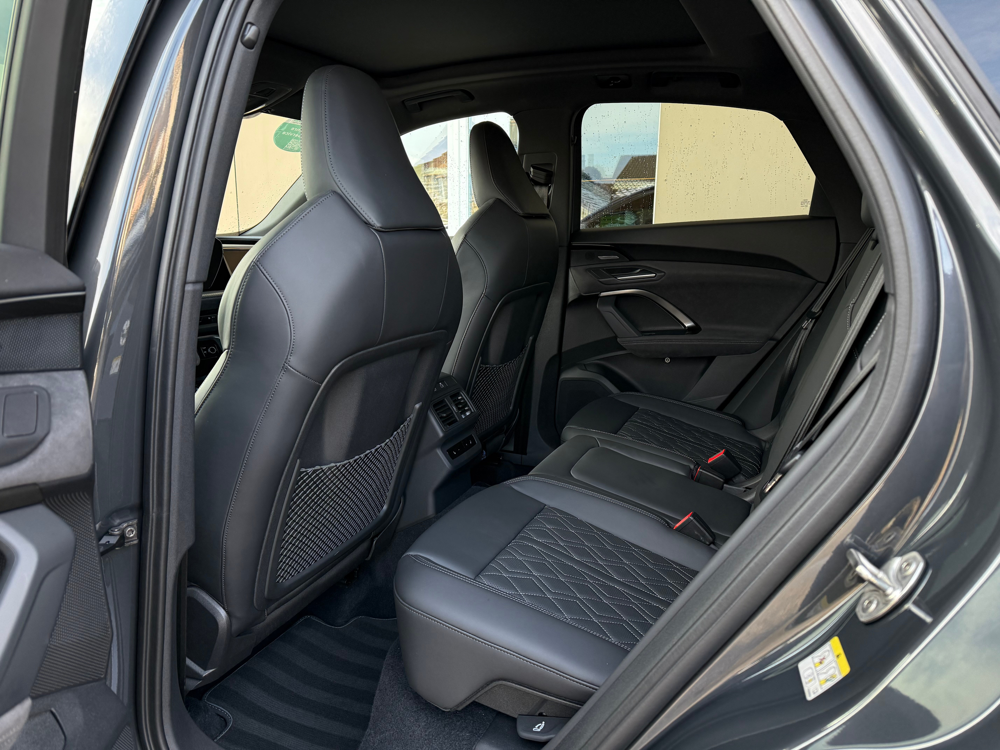 listing desktop thumbnail image 28