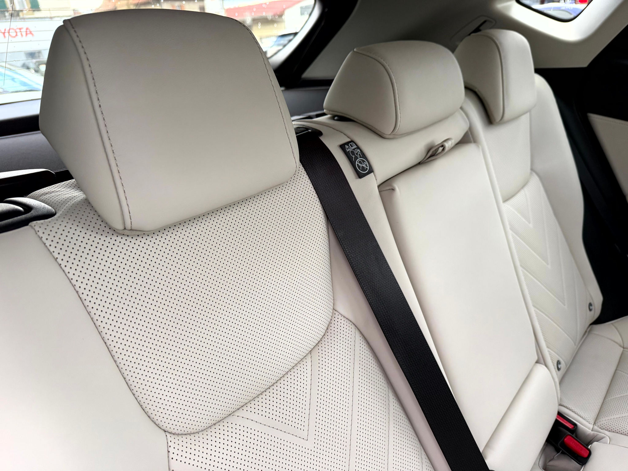 listing desktop thumbnail image 11