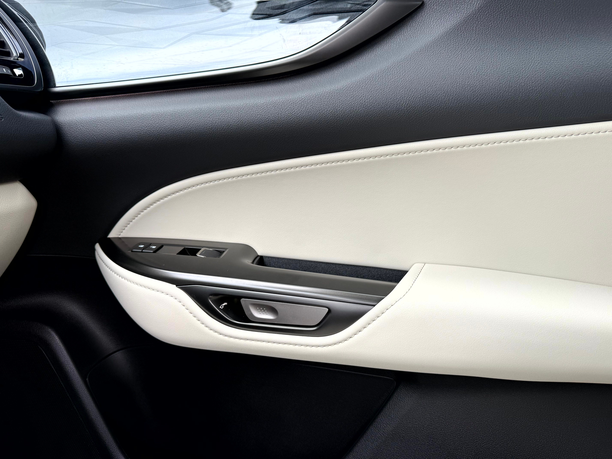 listing desktop thumbnail image 18