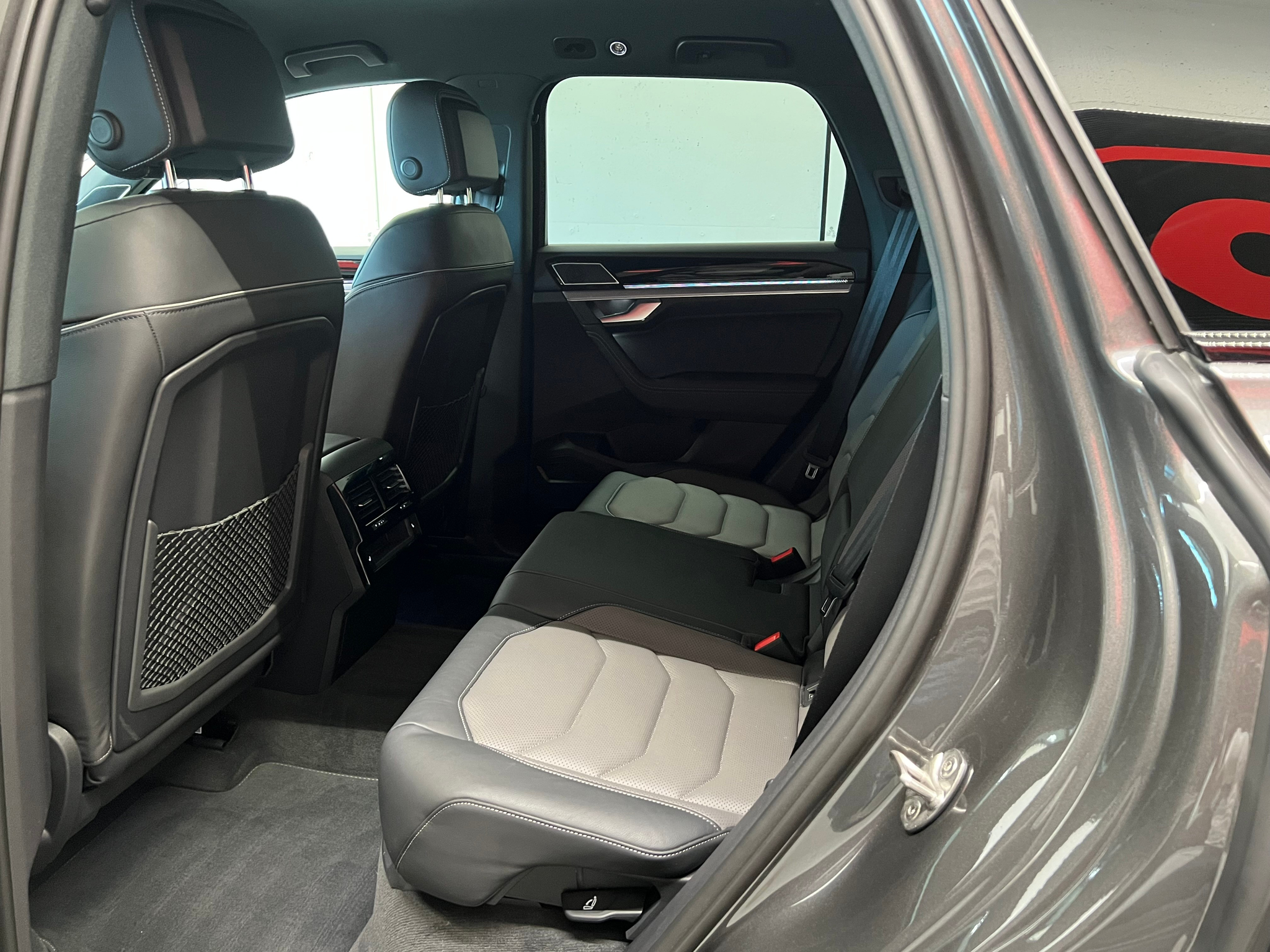 listing desktop thumbnail image 13