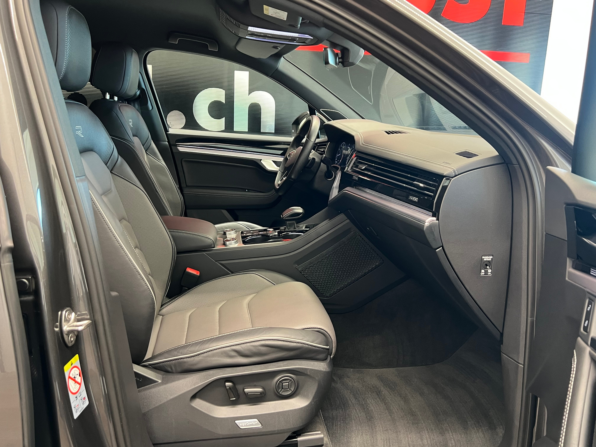 listing desktop thumbnail image 18