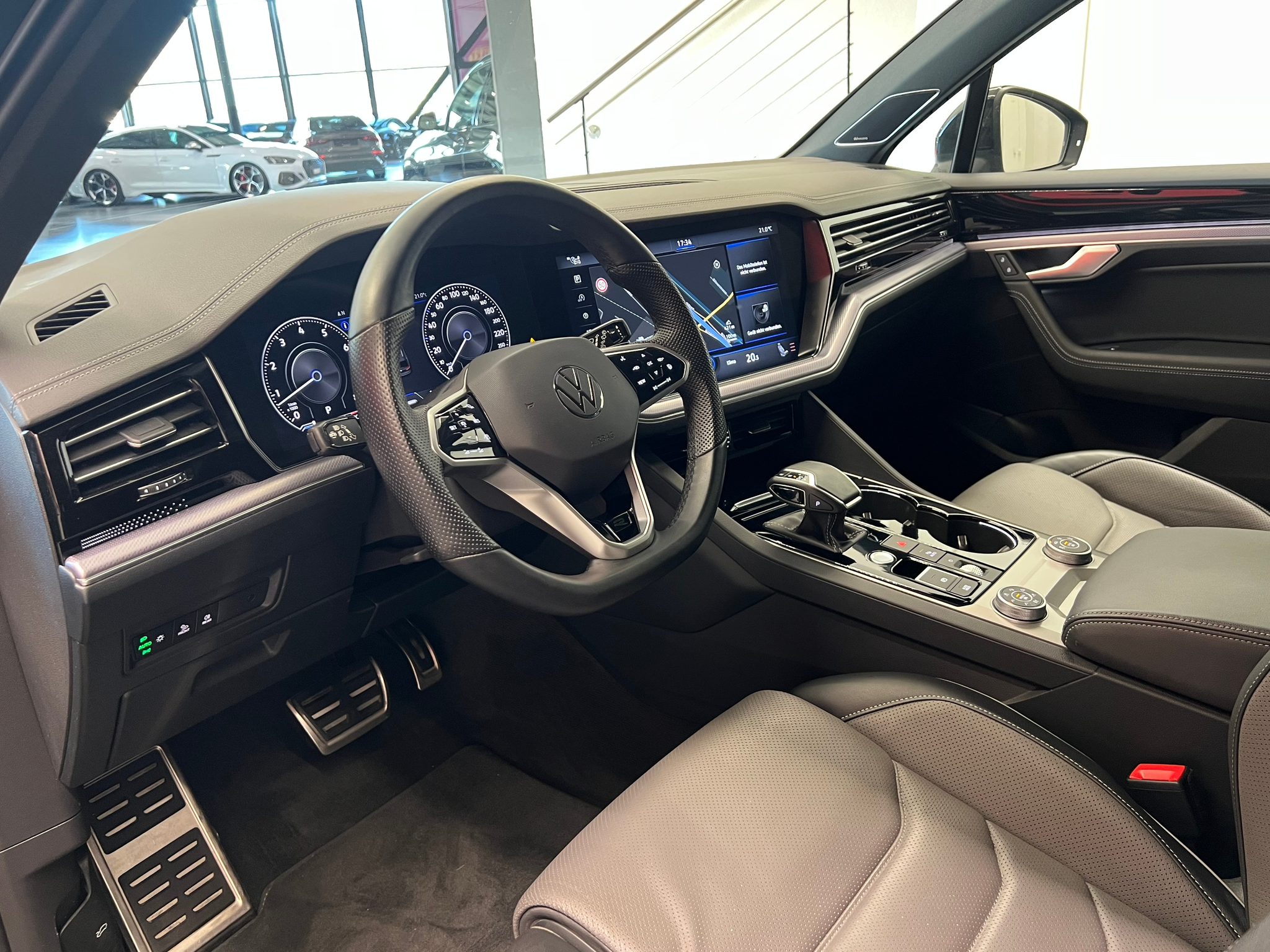 listing desktop thumbnail image 8