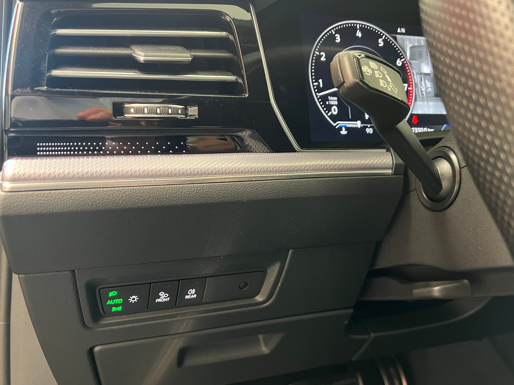 listing desktop thumbnail image 28