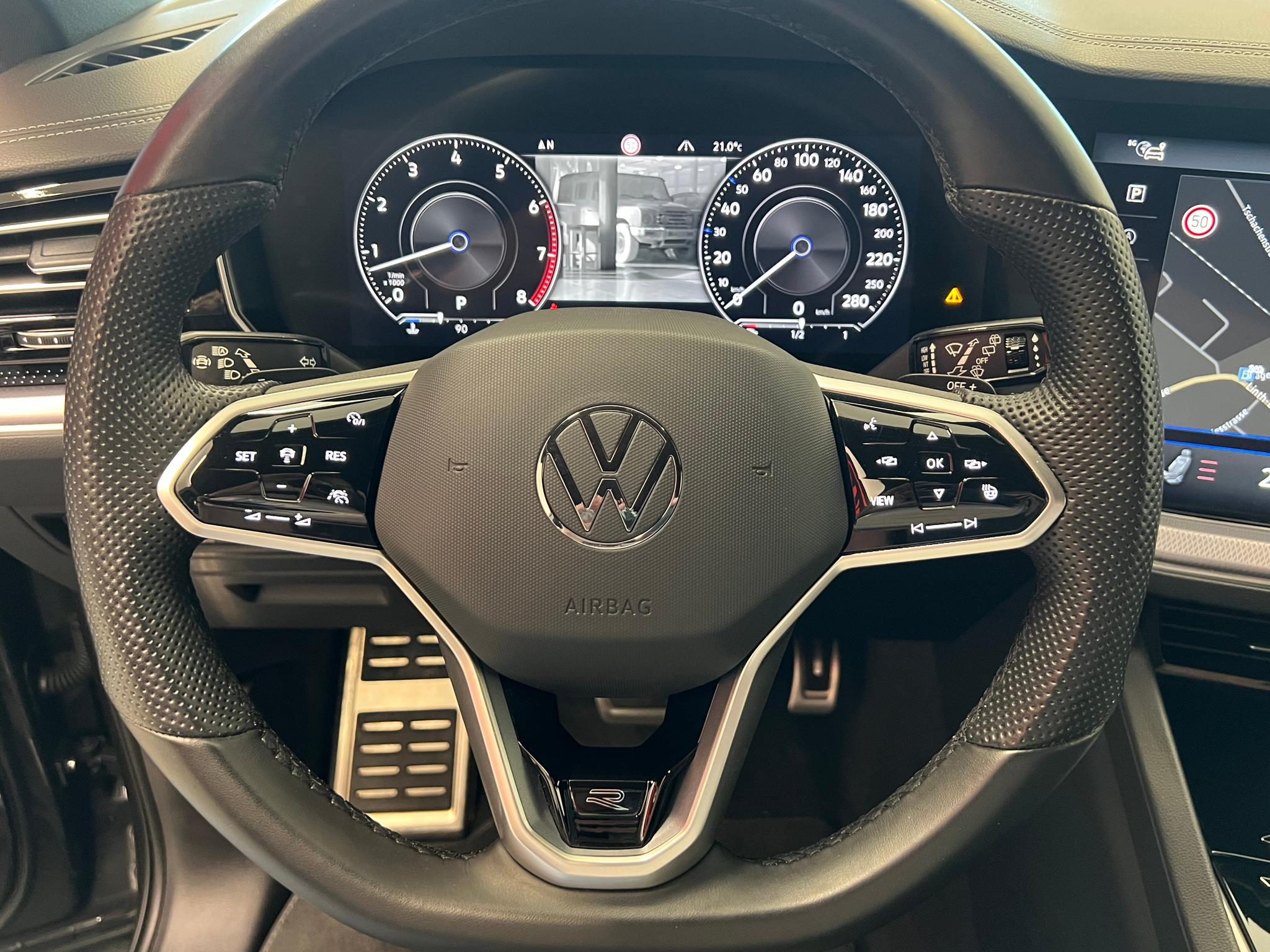 listing desktop thumbnail image 24