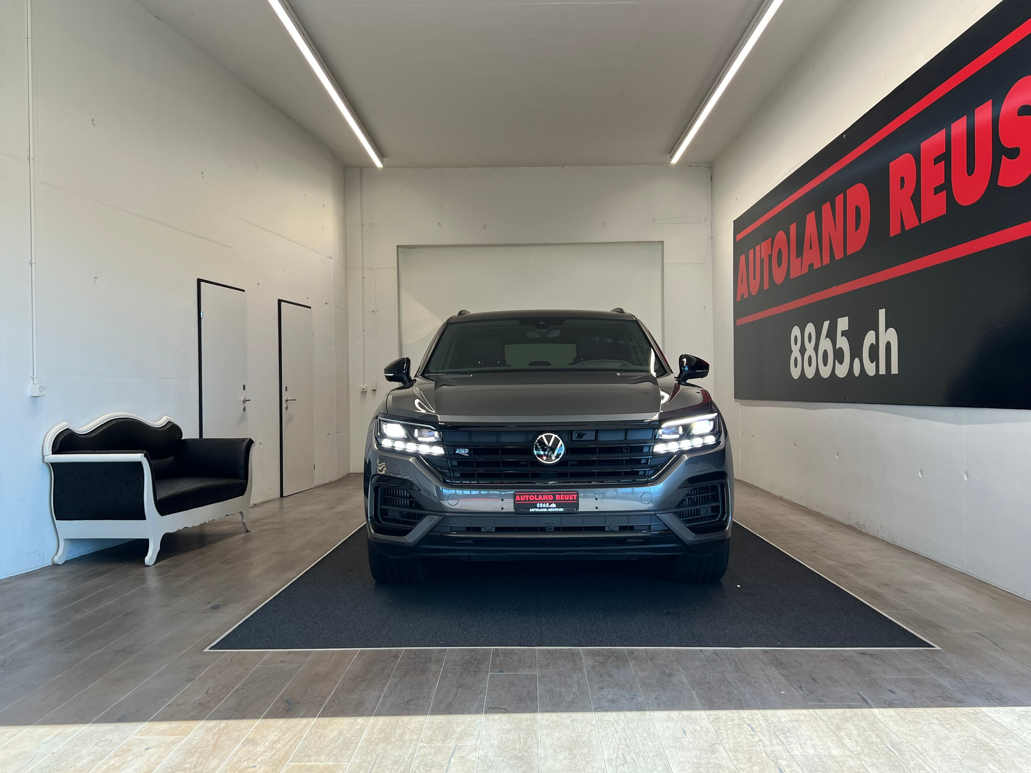 listing desktop thumbnail image 2