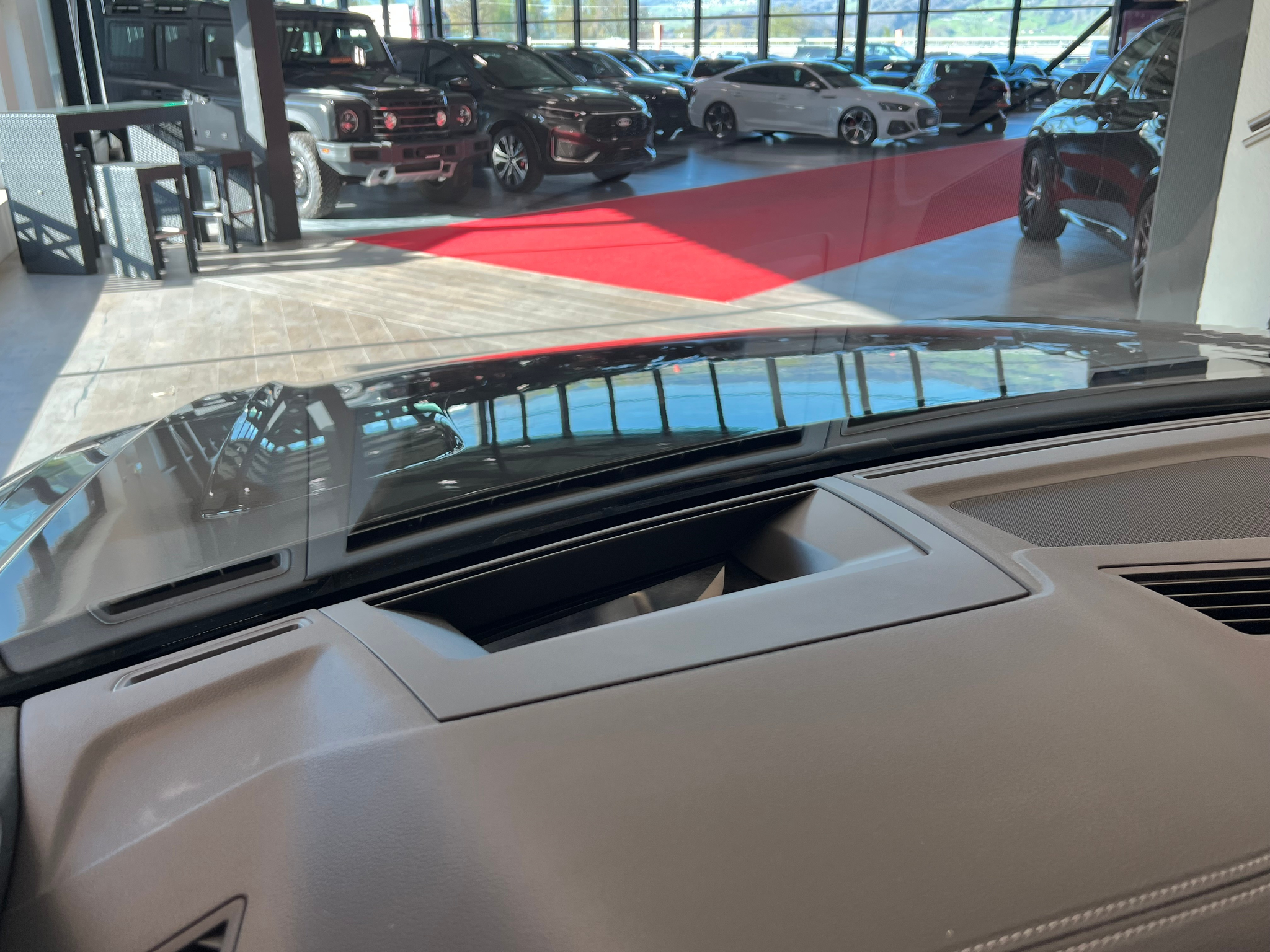 listing desktop thumbnail image 26