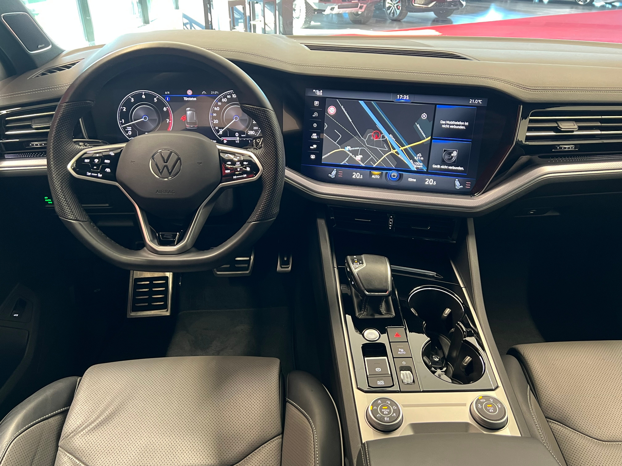 listing desktop thumbnail image 15