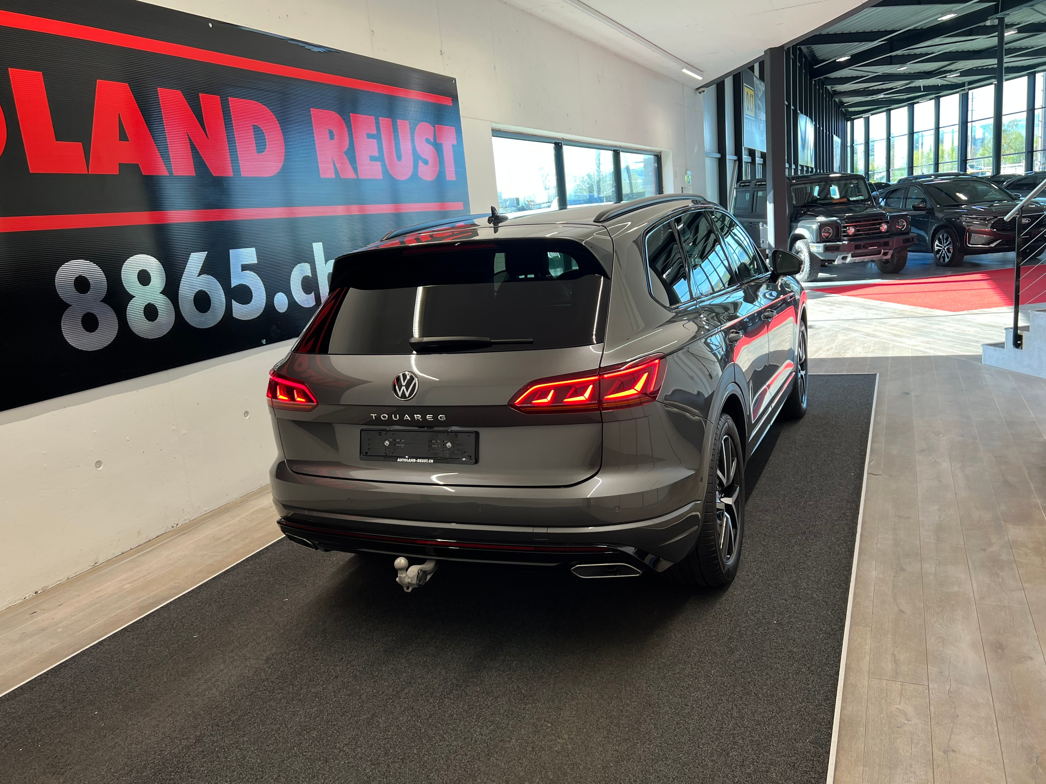 listing desktop thumbnail image 5