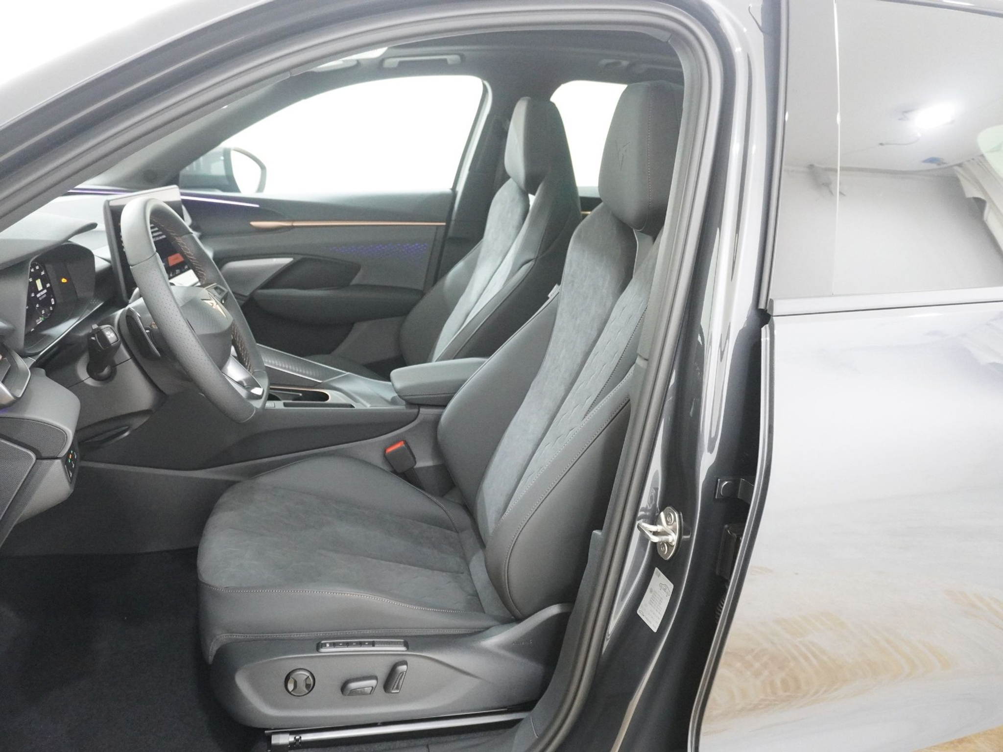 listing desktop thumbnail image 12