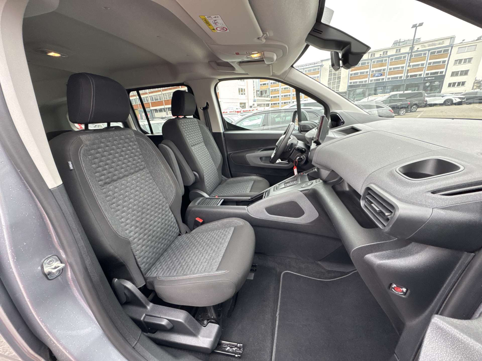 listing desktop thumbnail image 12