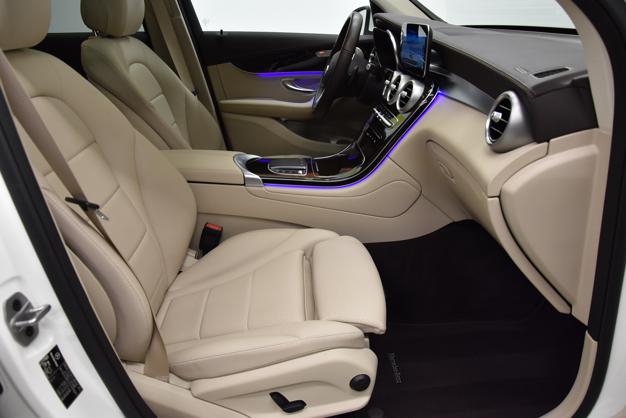 listing desktop thumbnail image 2