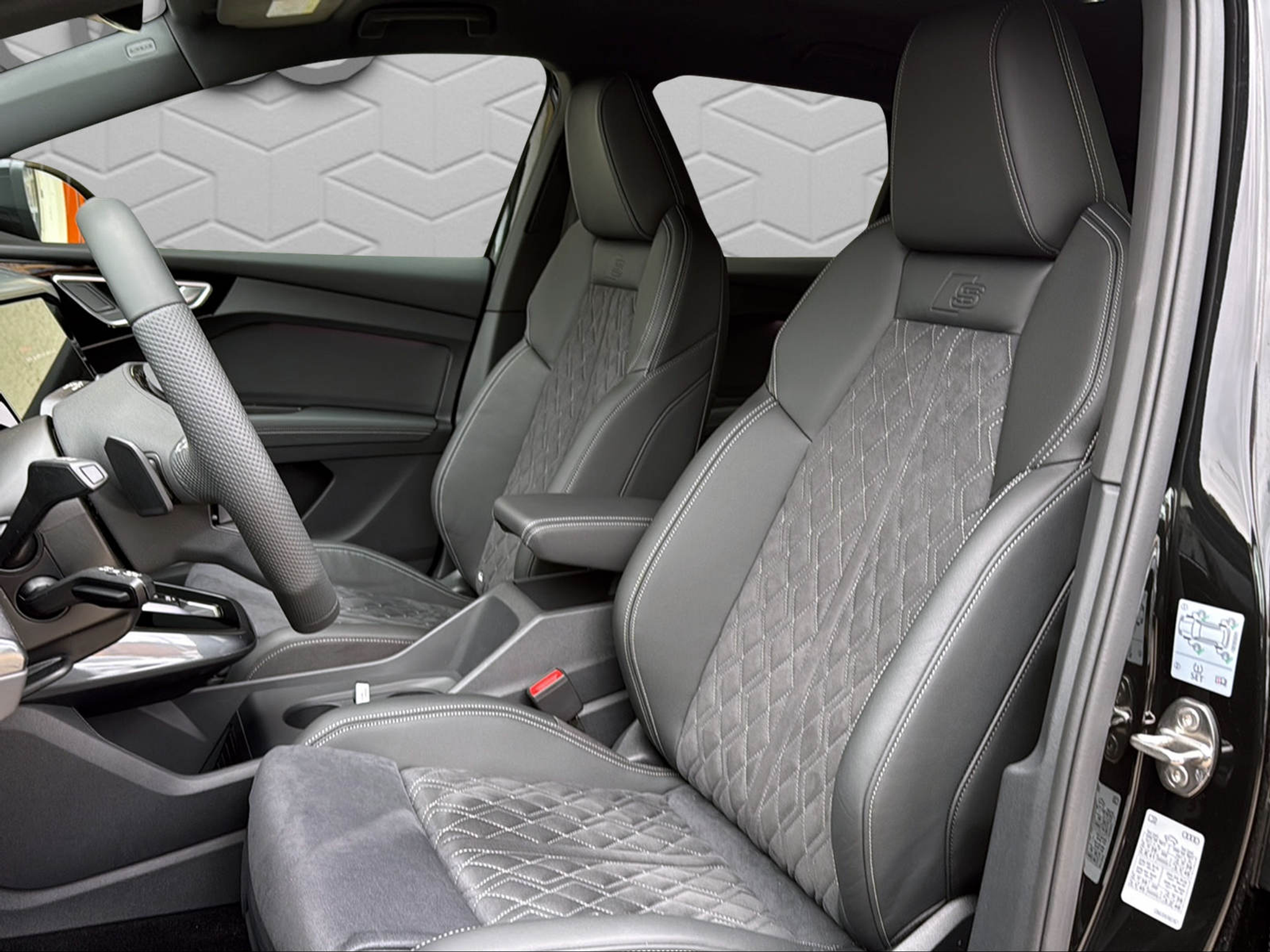 listing desktop thumbnail image 6