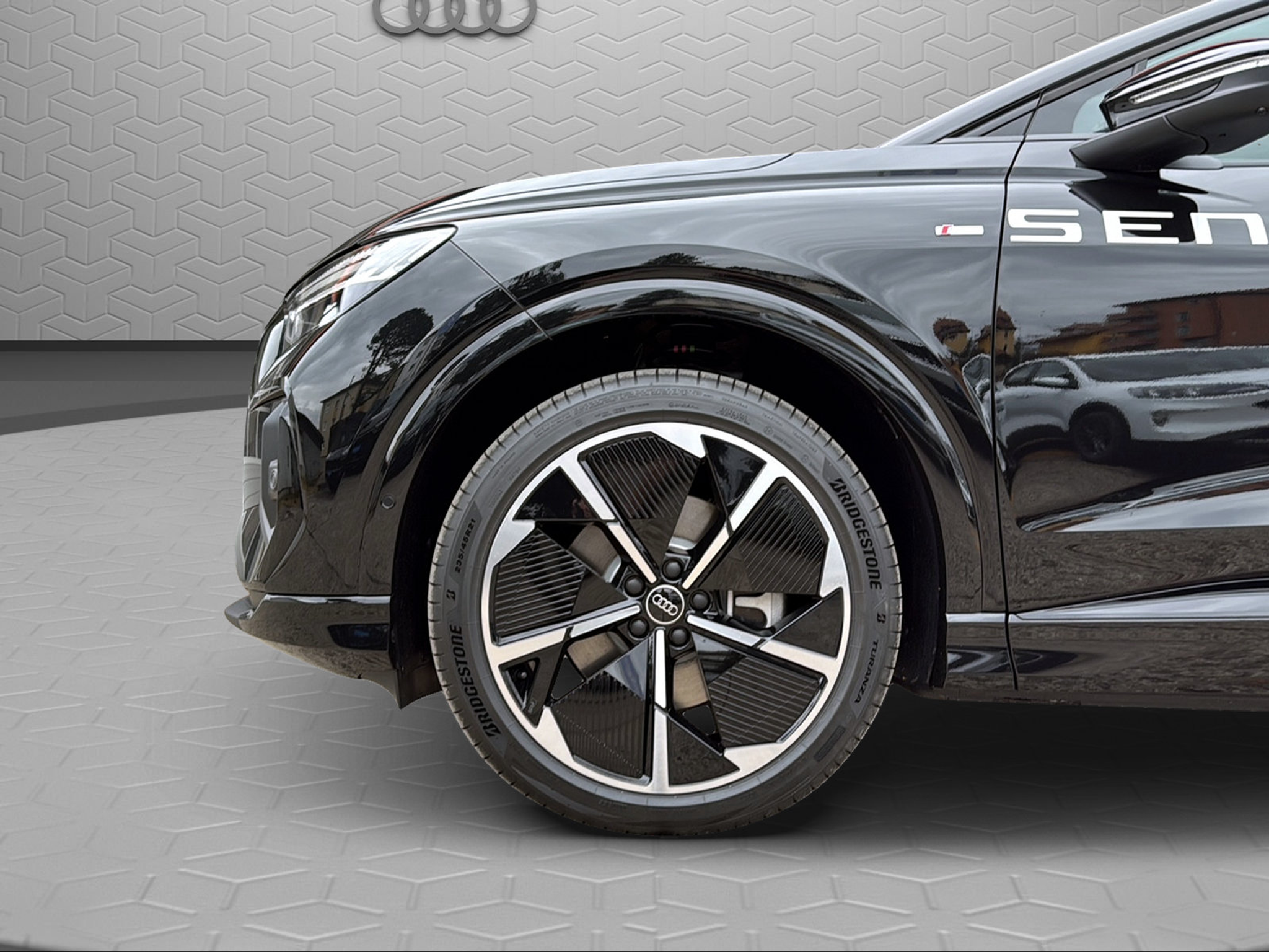 listing desktop thumbnail image 5