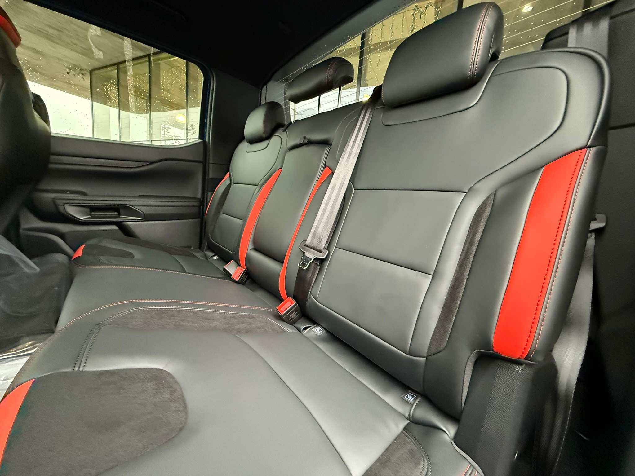 listing desktop thumbnail image 7